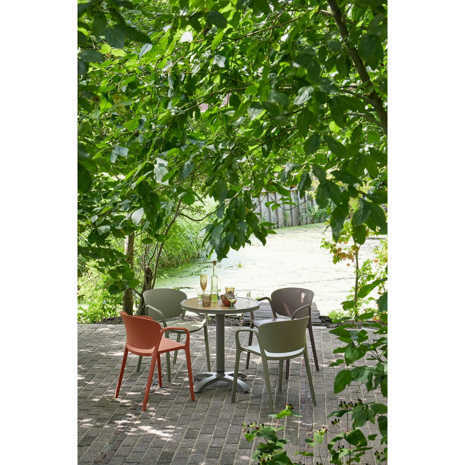 BENT Green Garden Chair