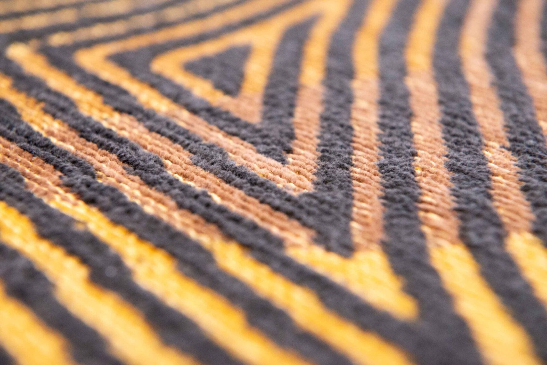 Korallen schwarzes Goldteppich schwarz und Gold