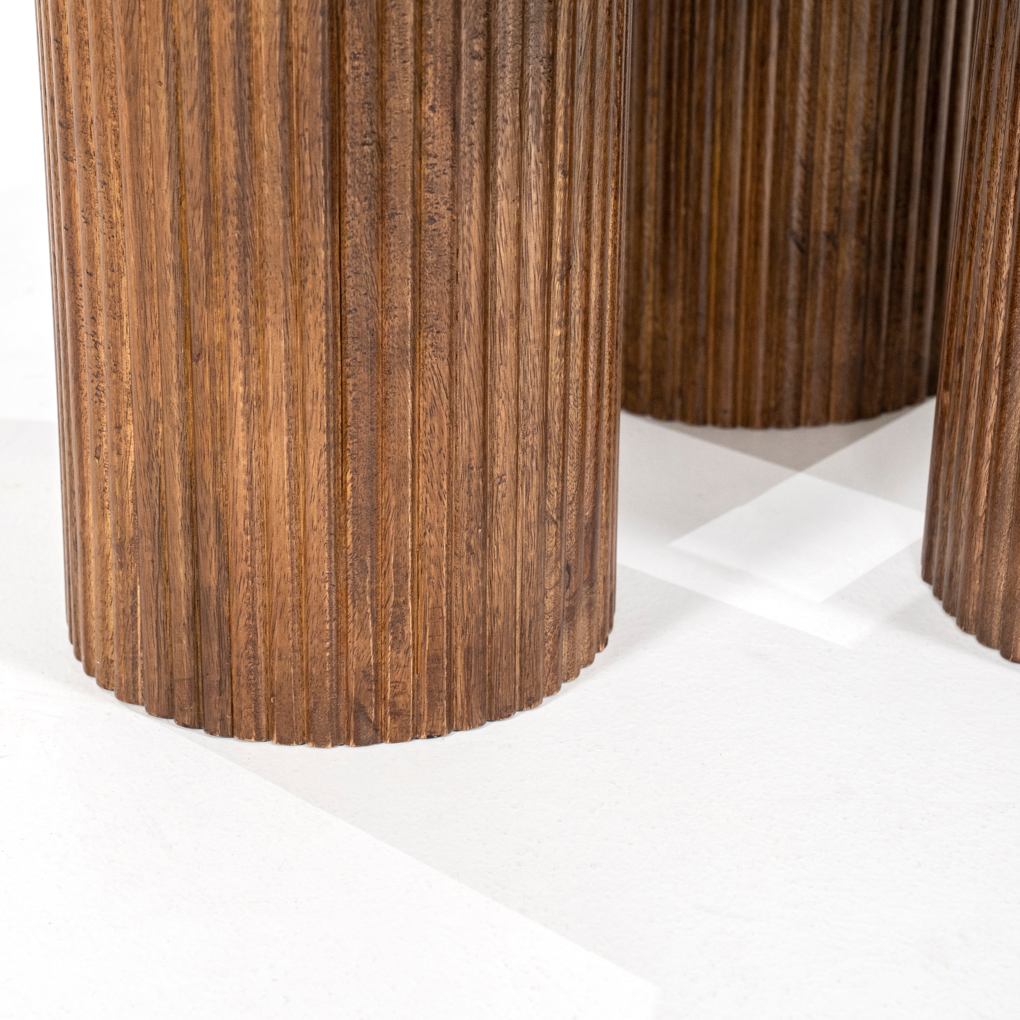 Couchtisch XAVI aus Mangoholz mit Marmorplatte