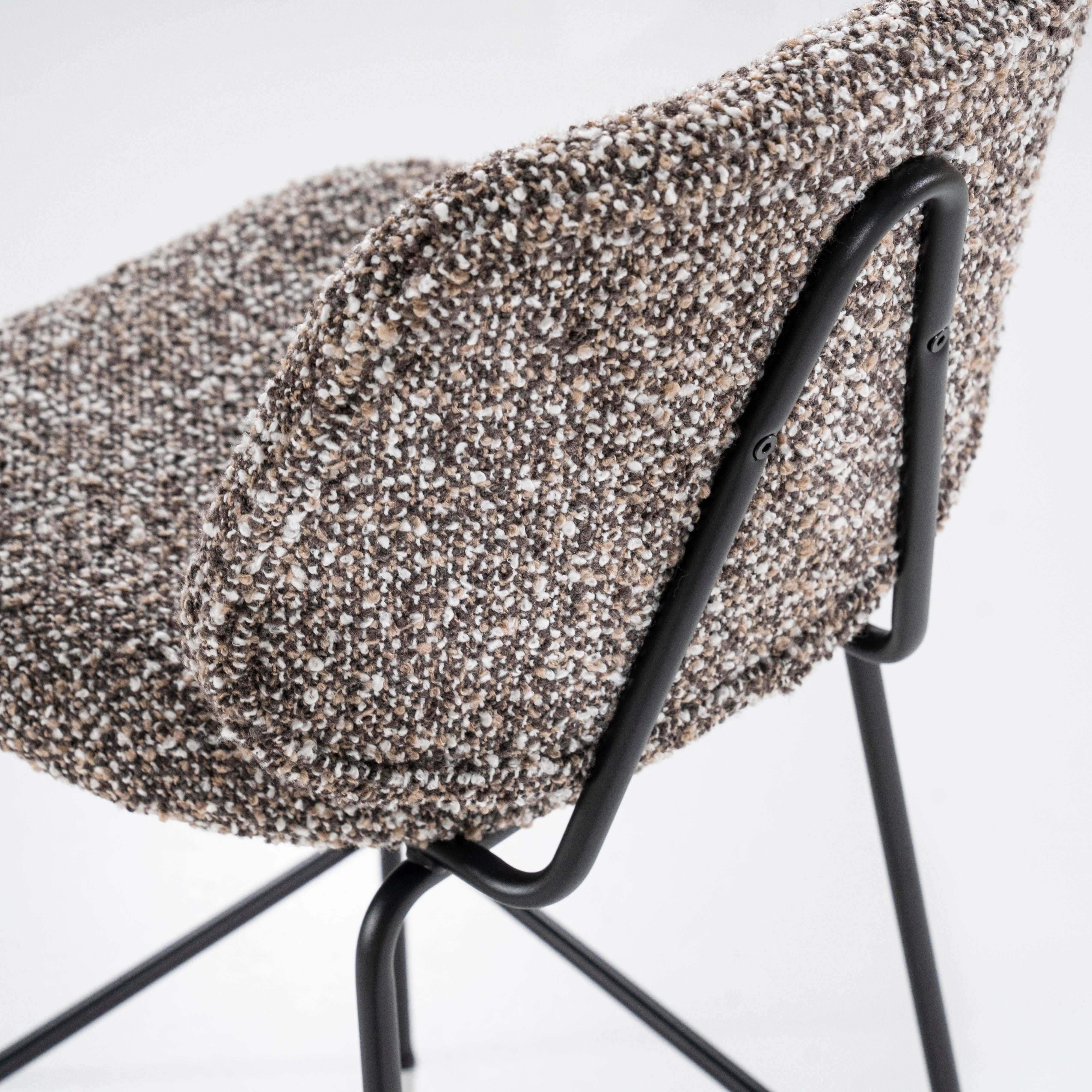 Hocker JON grau meliert mit schwarzem Fuß