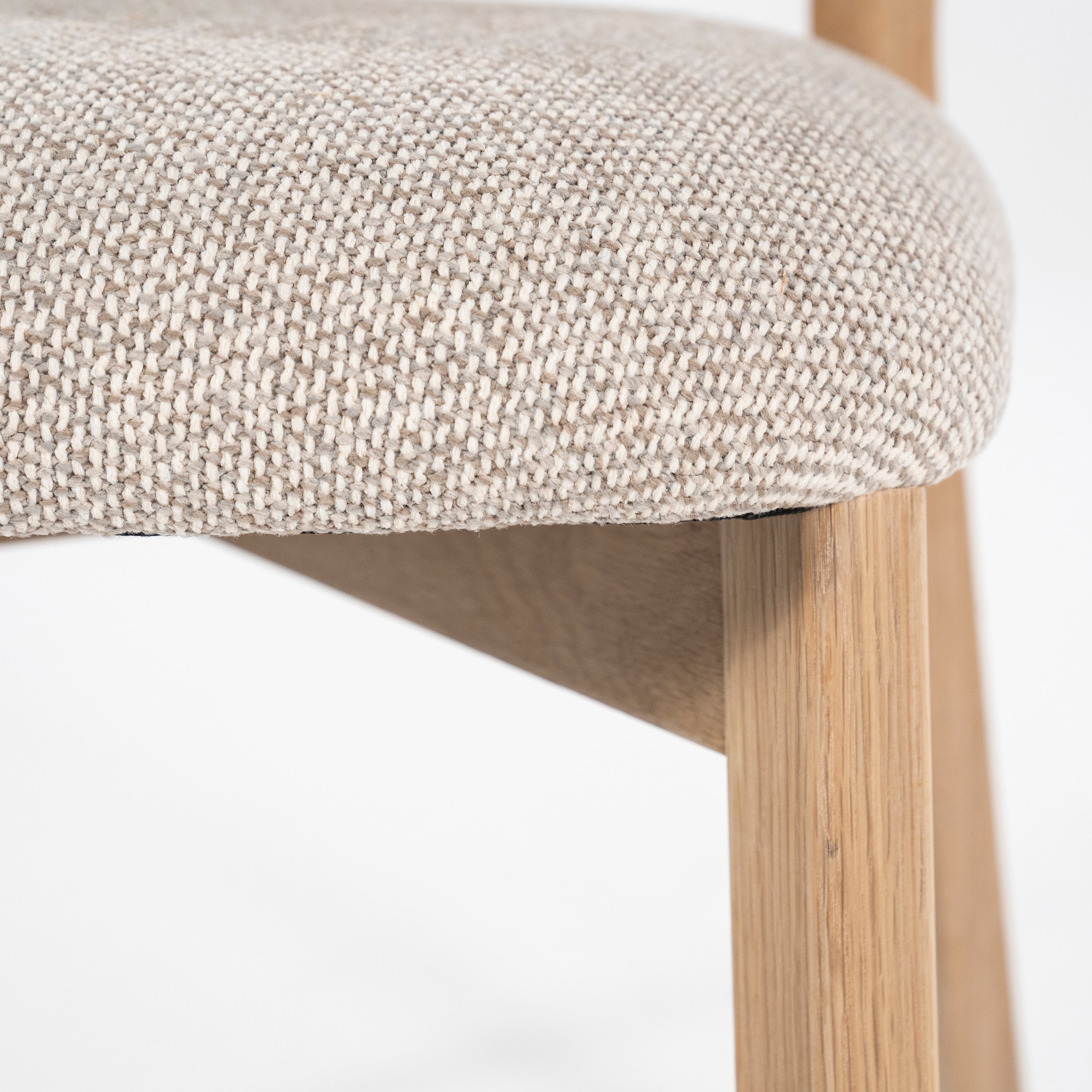 MIKKY taupe chair with oak base