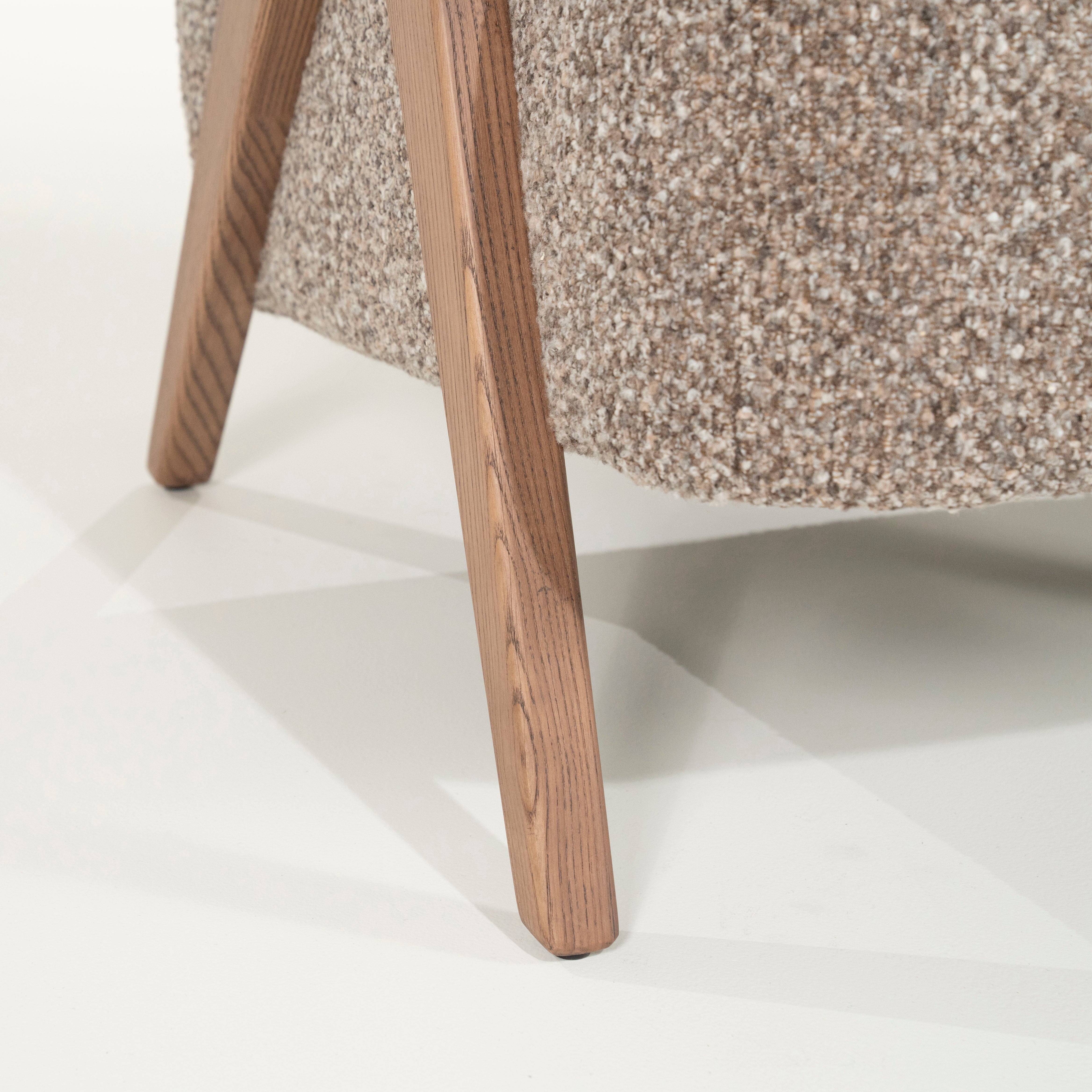 Sessel FRANCIS dunkelbeige mit Holzgestell