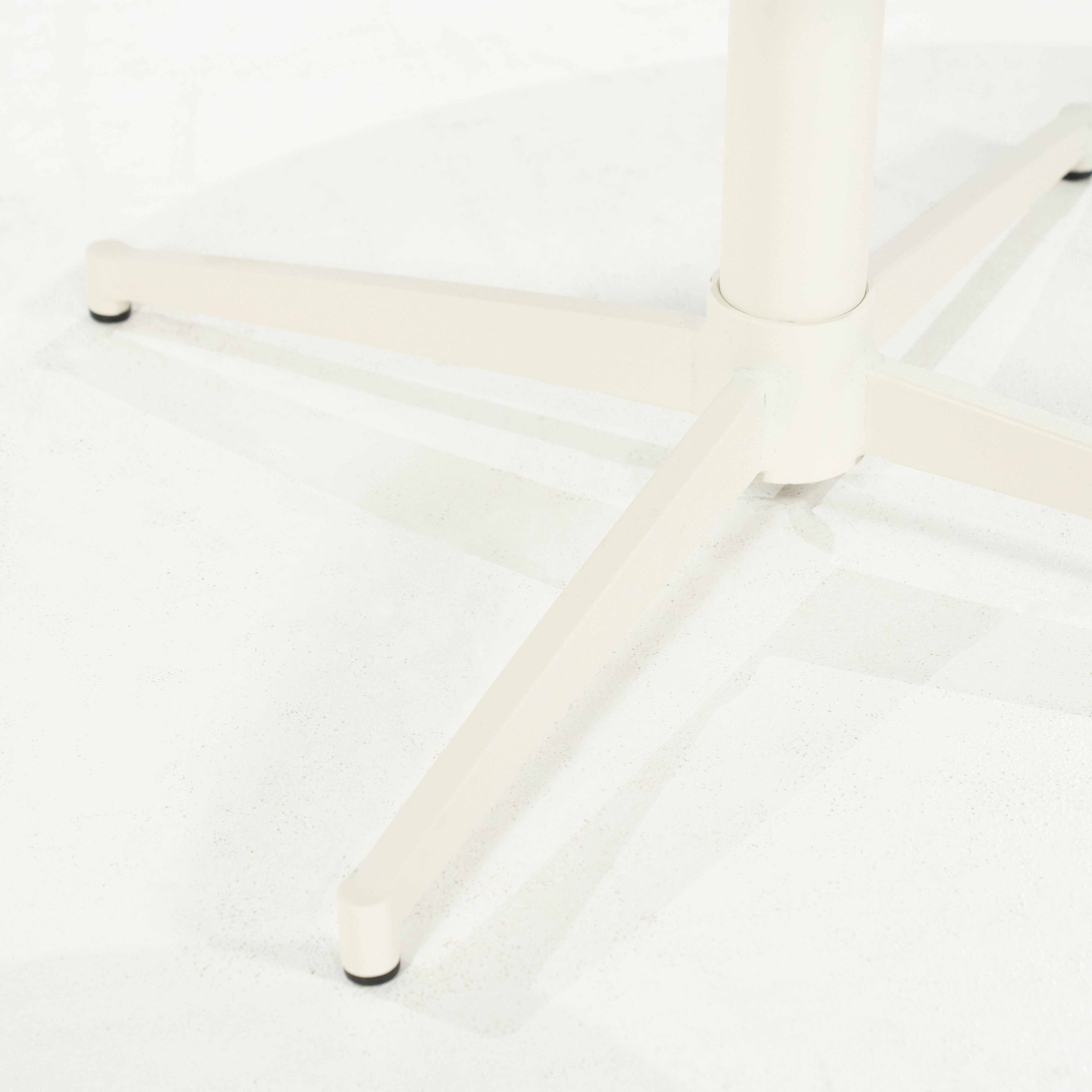 Drehstuhl MOLLY beige mit cremefarbenem Fuß