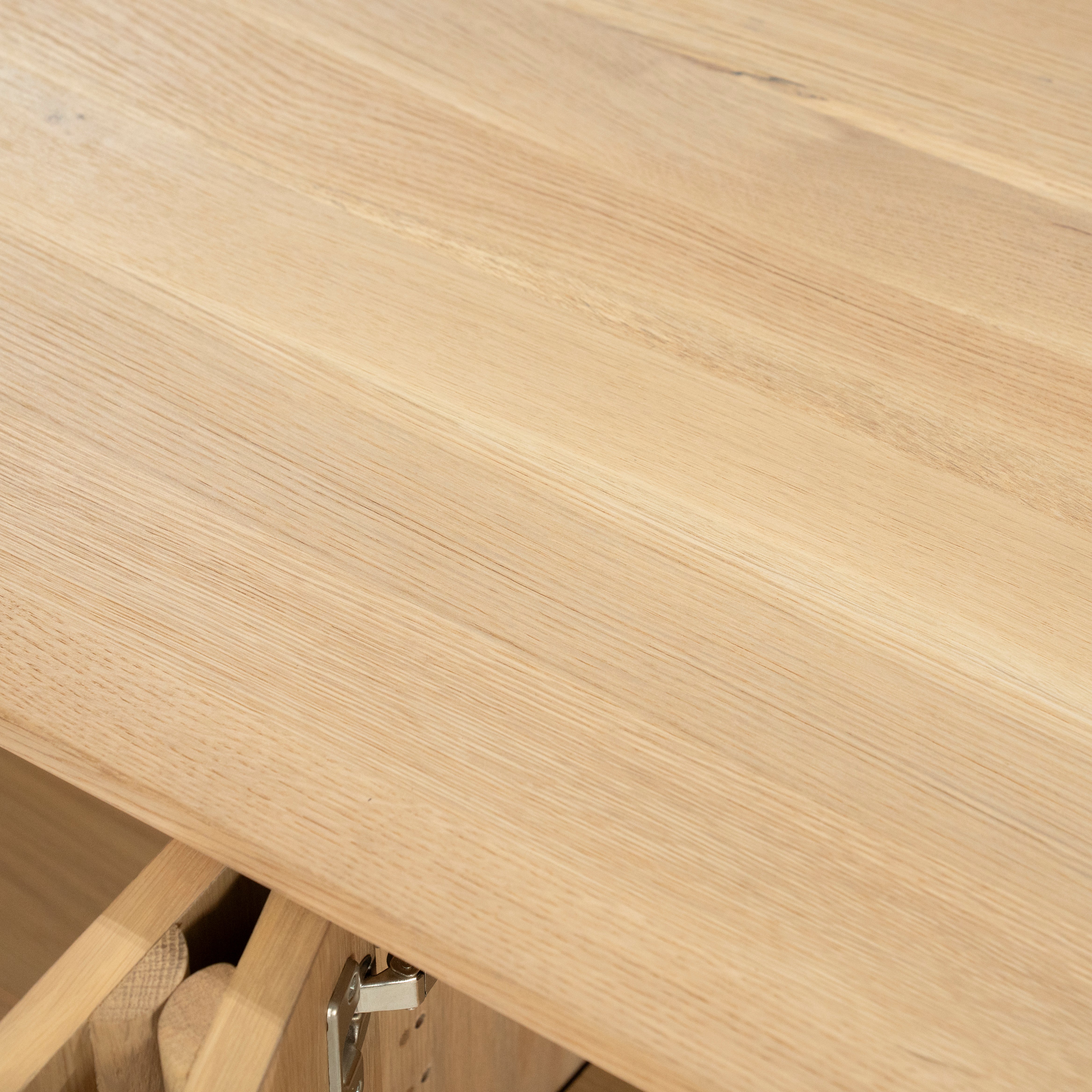 RTV-Sideboard JAKE aus Eichenholz