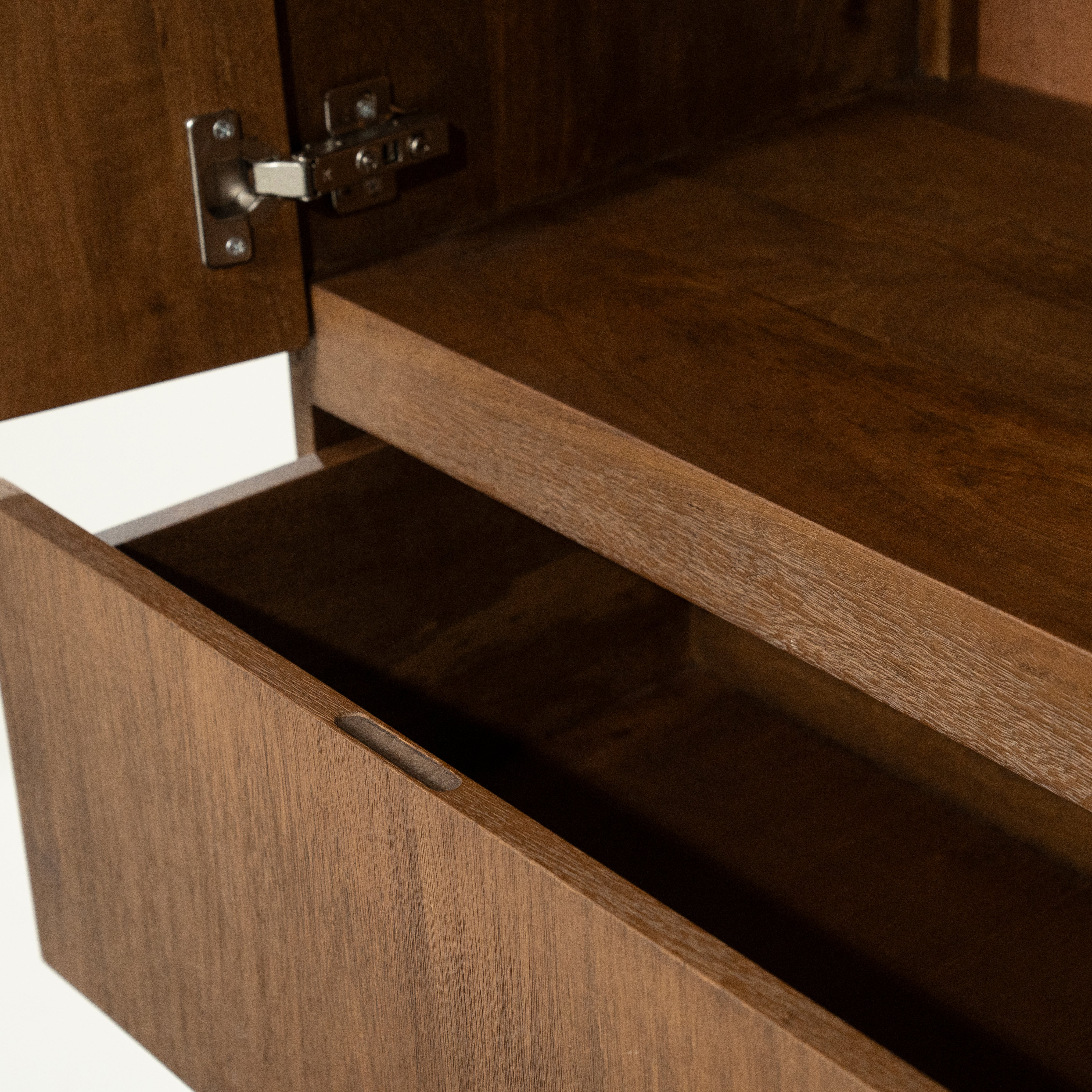 KING Schrank aus Mango-Holz