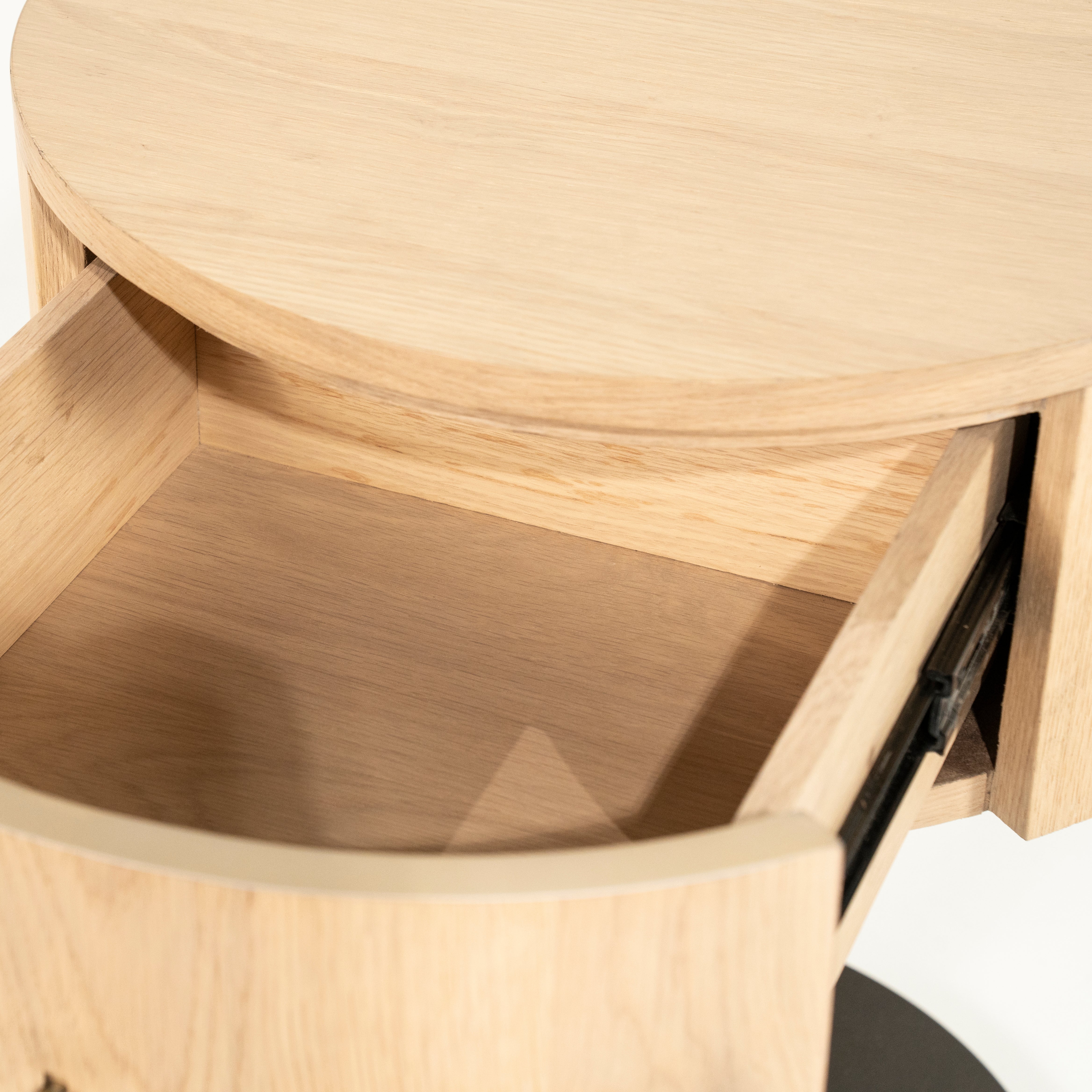 Nachttisch SKYE Eichenholz mit Metallbasis