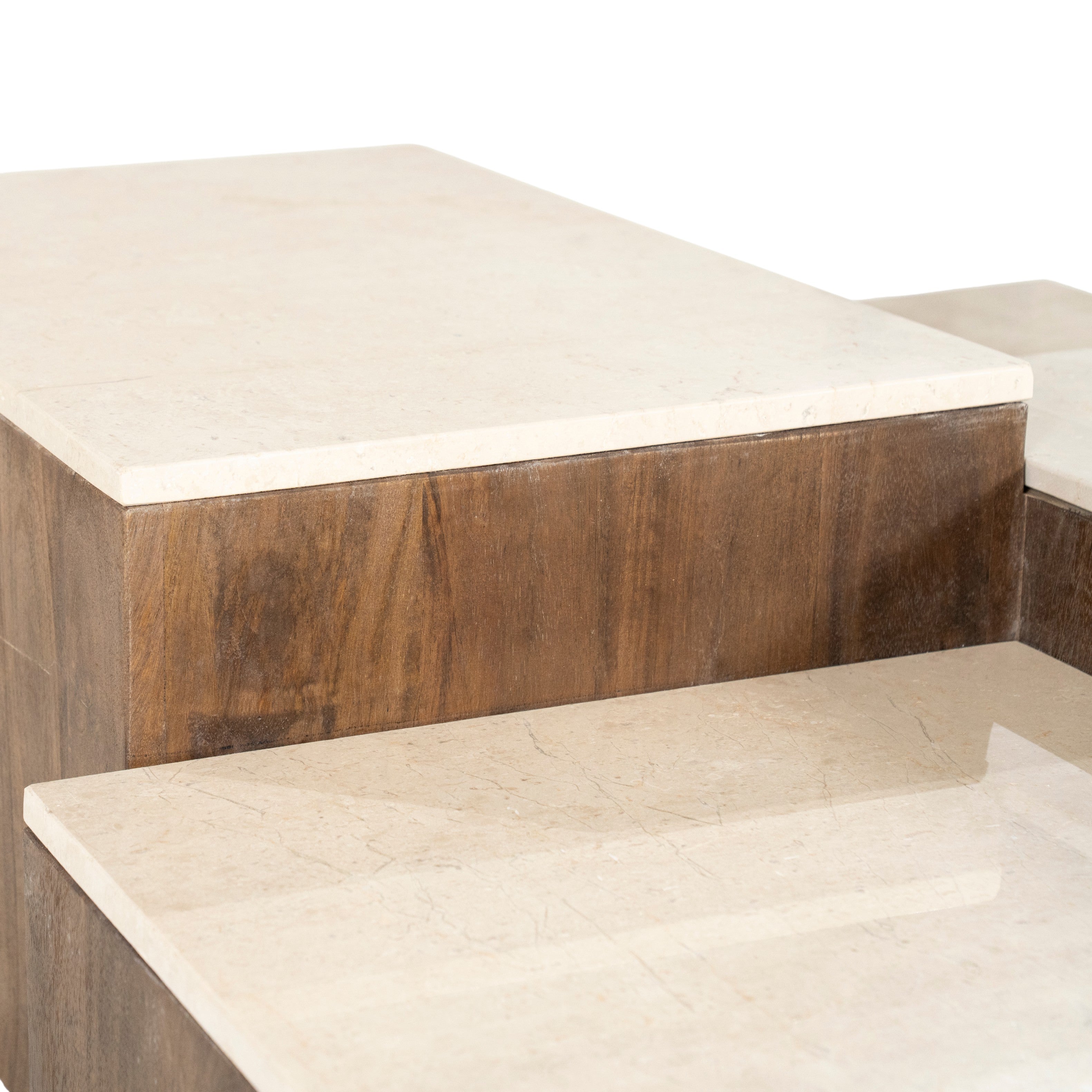 QUIDO Coffee Table in Mango Wood