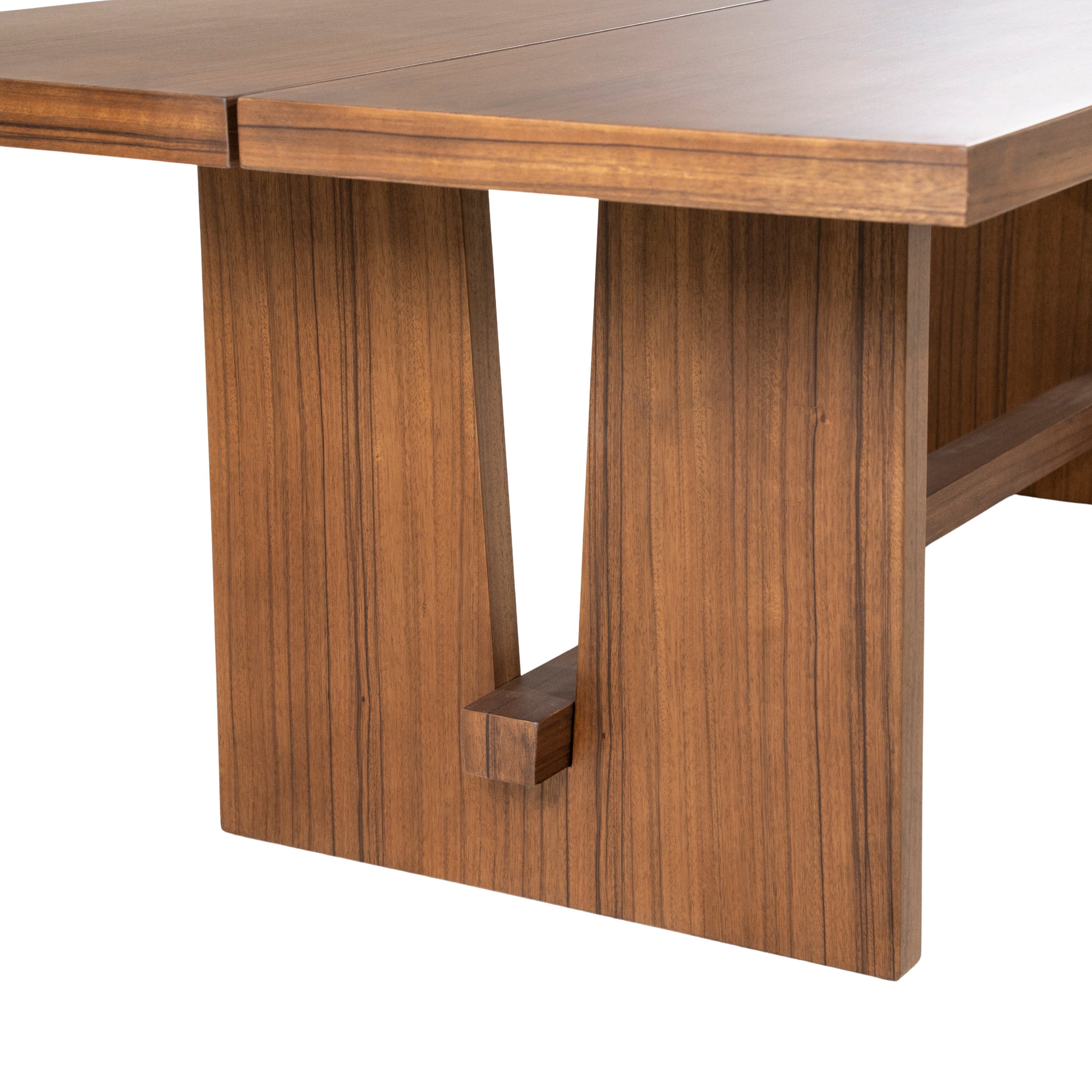 LIRA table in walnut veneer