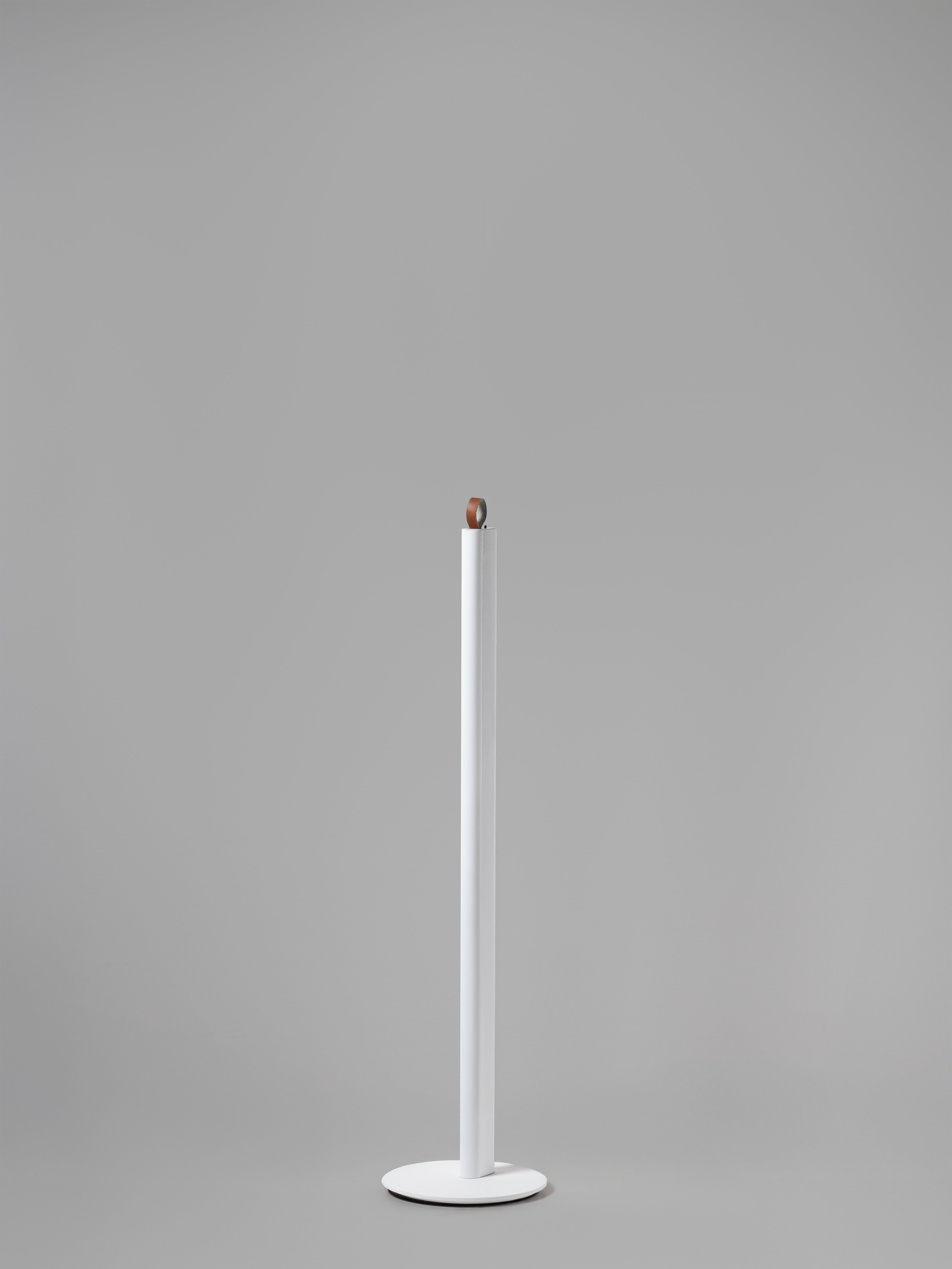 Metrica Floor Lamp in Glossy White