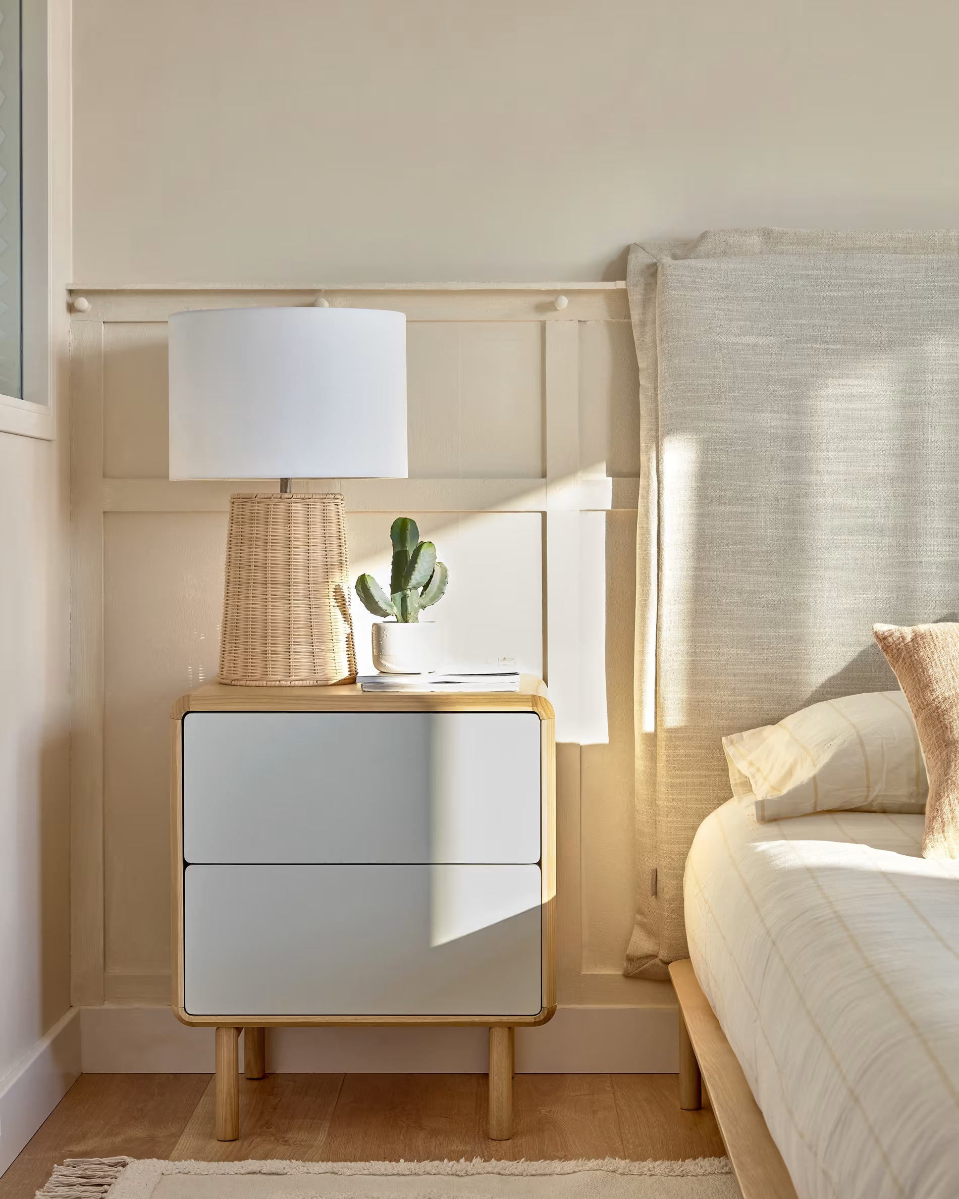 Nachttisch ANIELLE hellgrau mit Holz