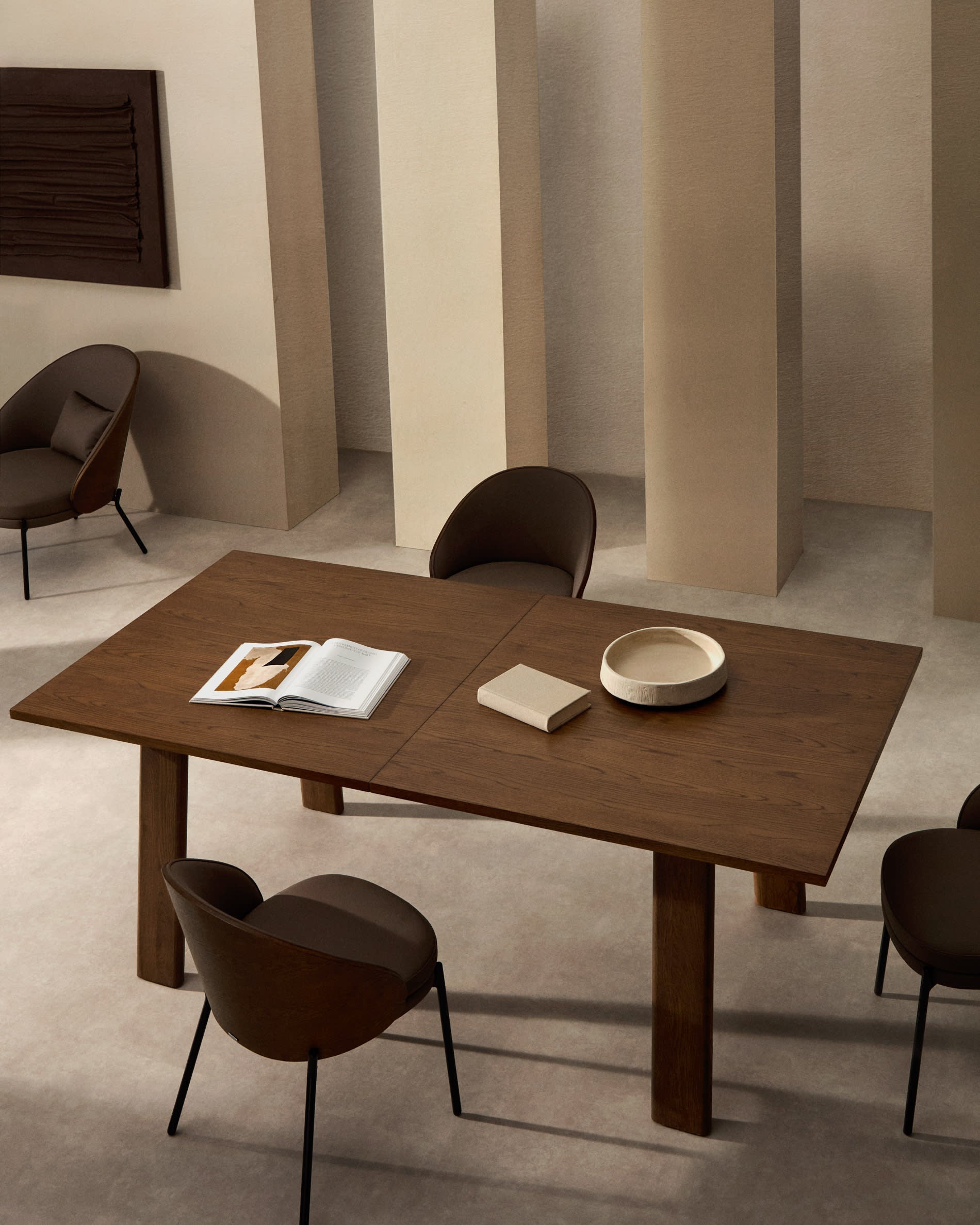 ARLEN Extendable Table with Oak Veneer and Walnut Finish