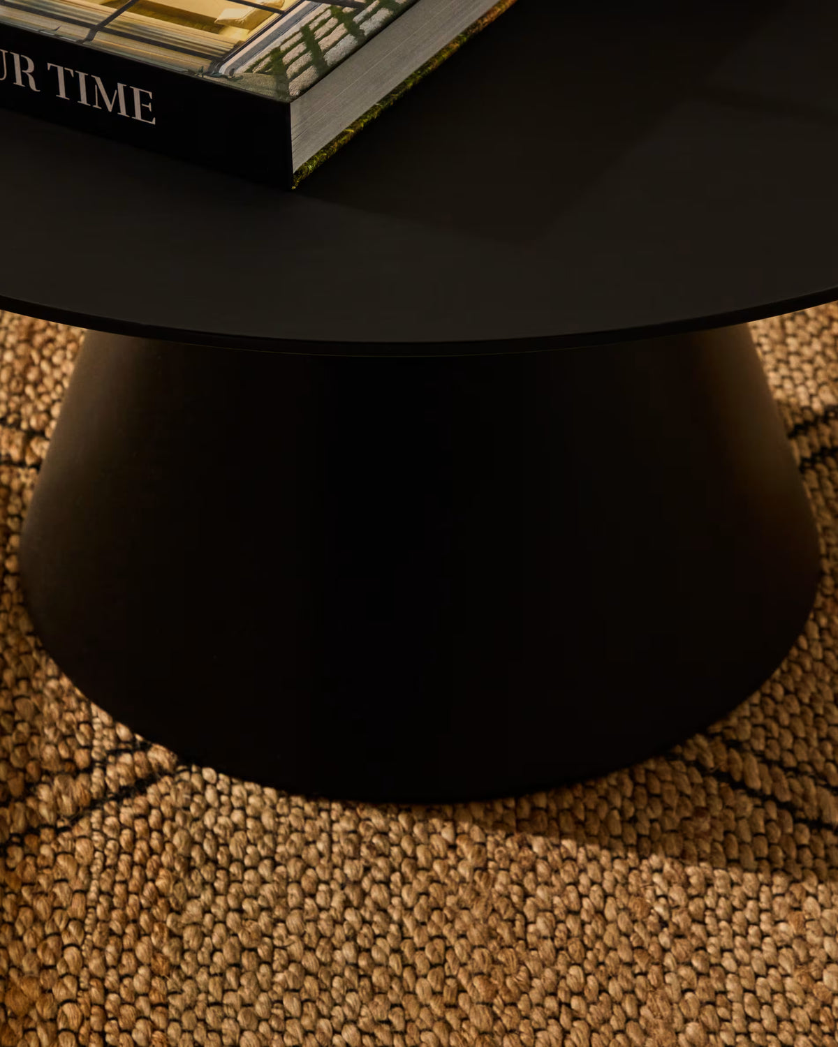 Wilshire coffee table black