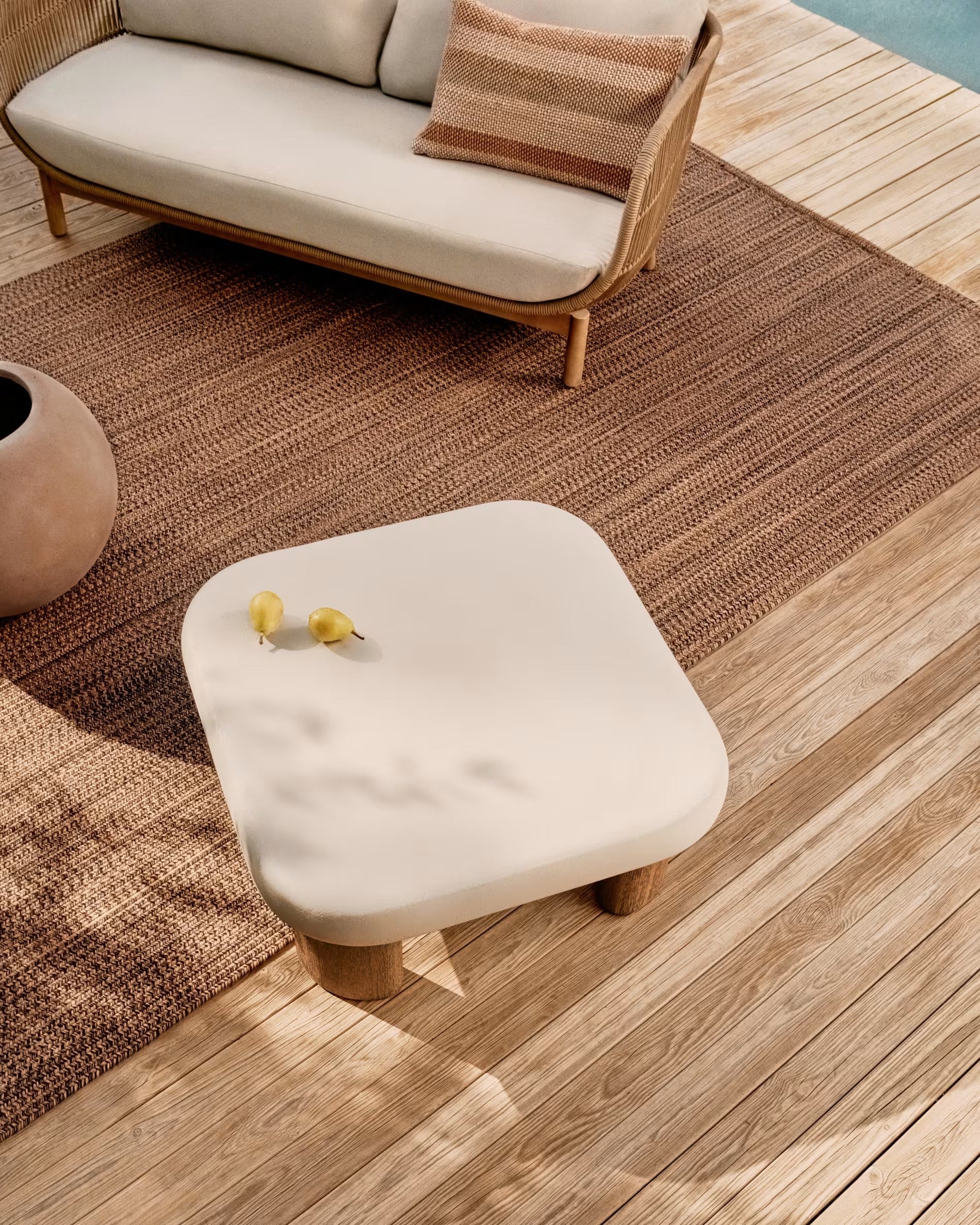 External coffee table Cement and acacia wood