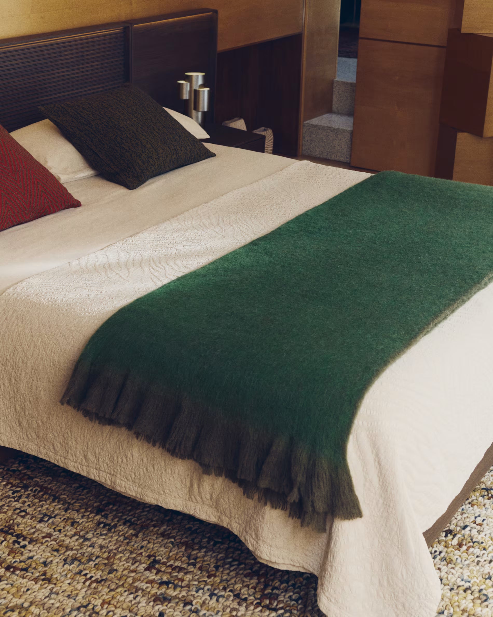 Pled ODELNA grün mit braunen Rüschen