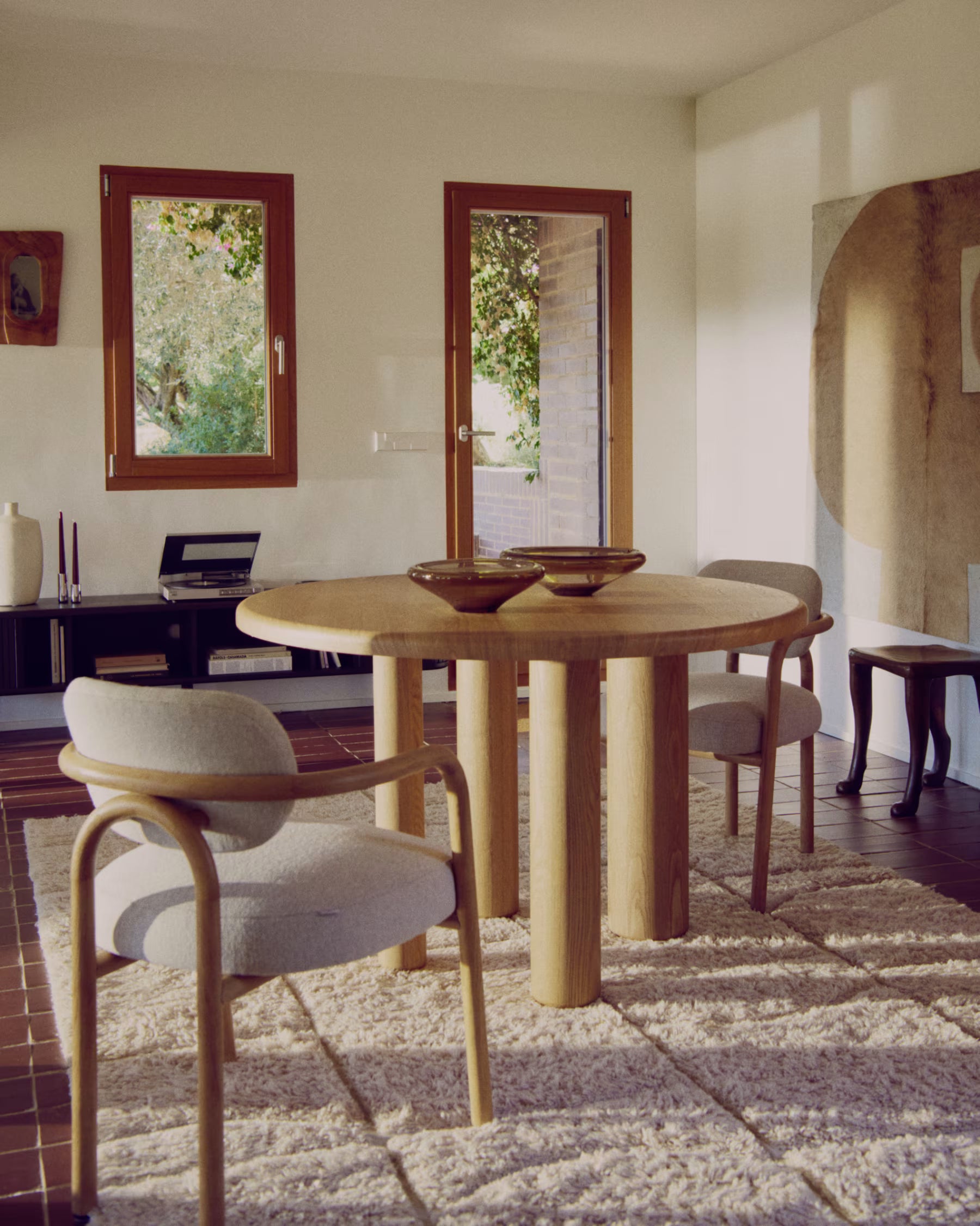 MAILEN round table ash veneer