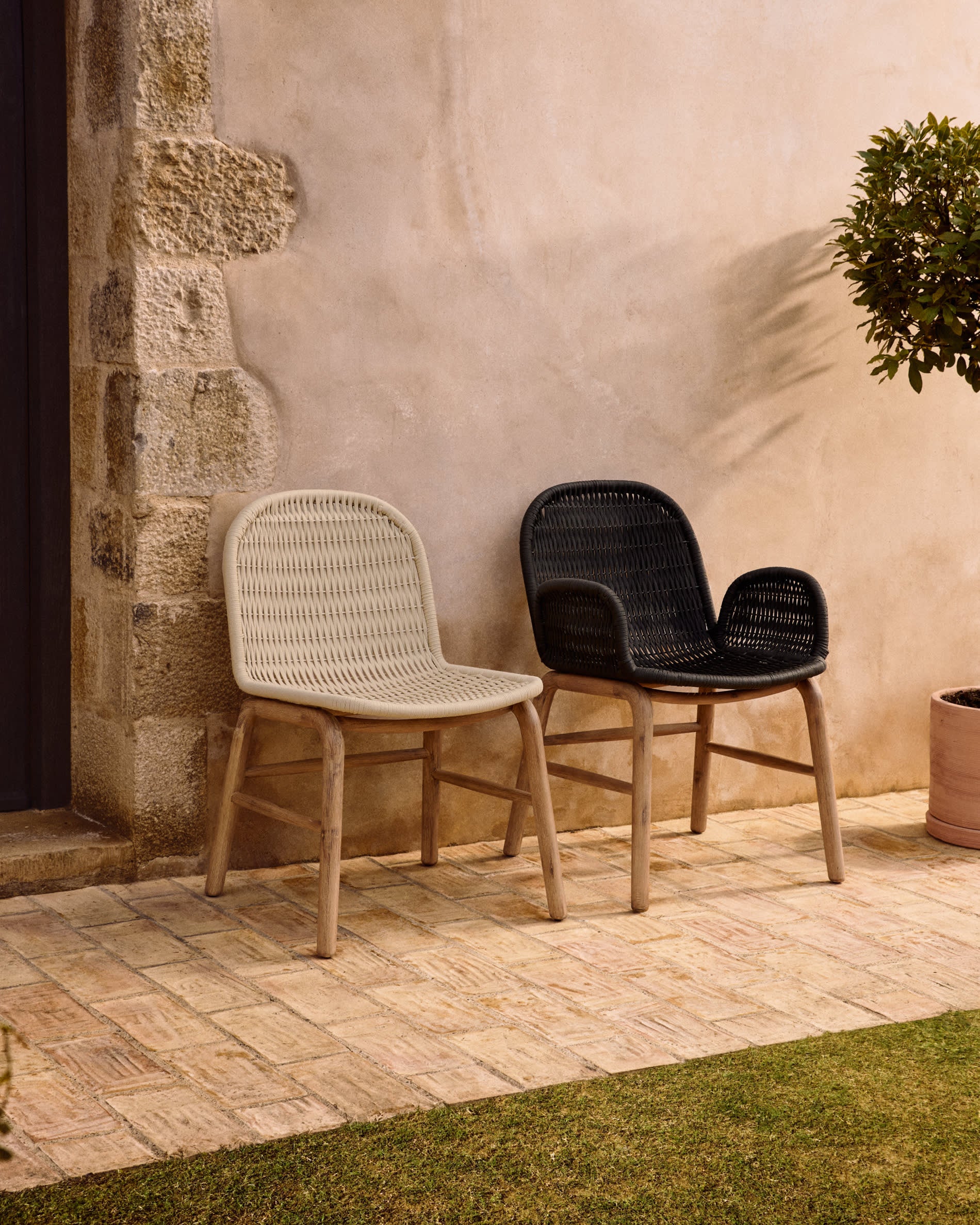 ALIPA Dark Gray Armchair