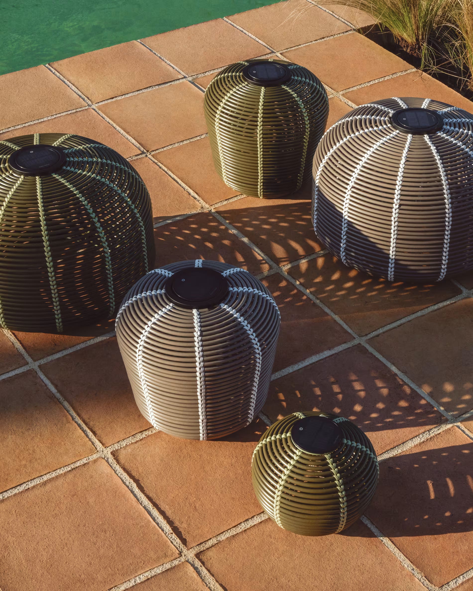 GAROINA Green Synthetic Rattan Solar Garden Lamp