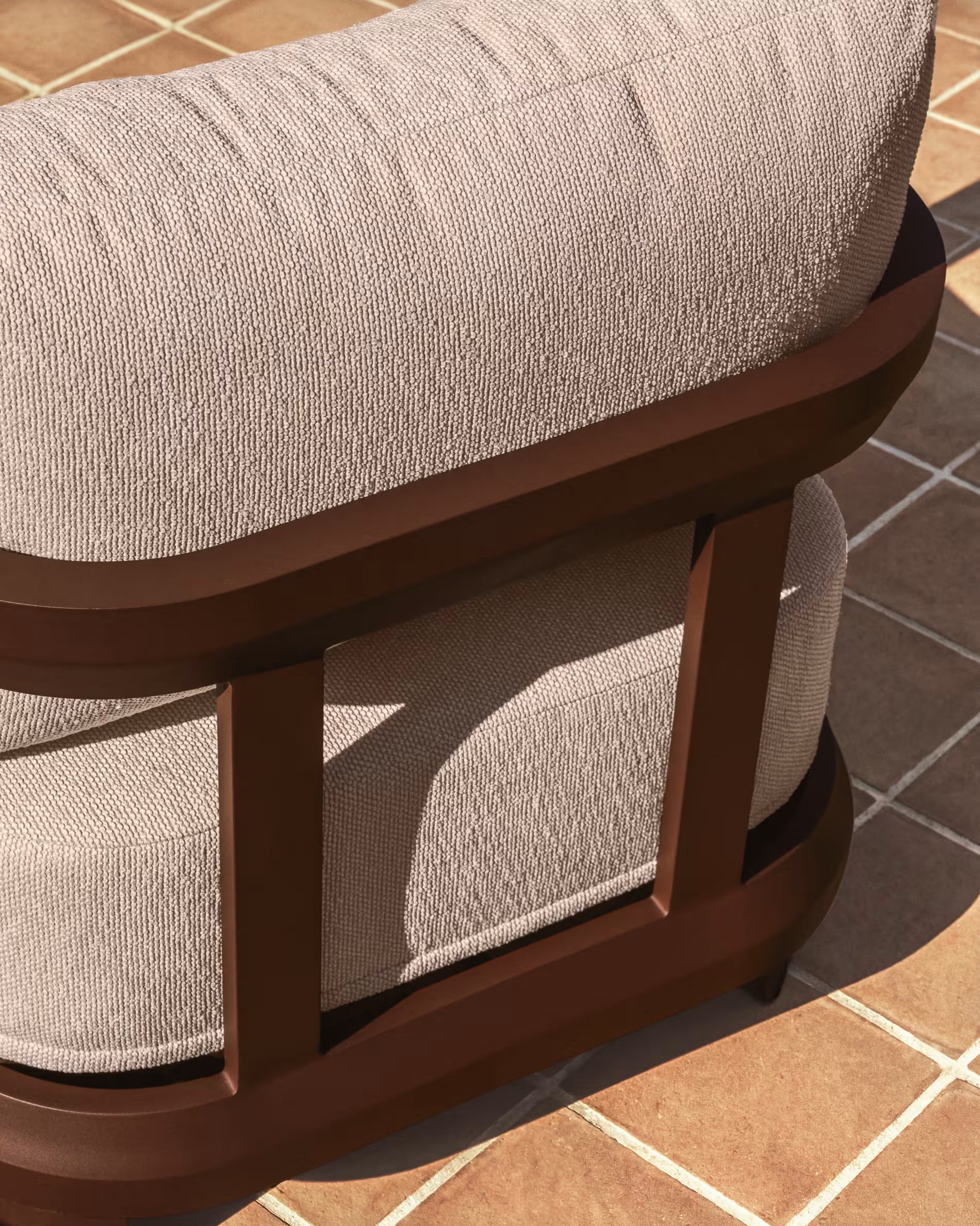 NERANO garden armchair in beige with a brown base