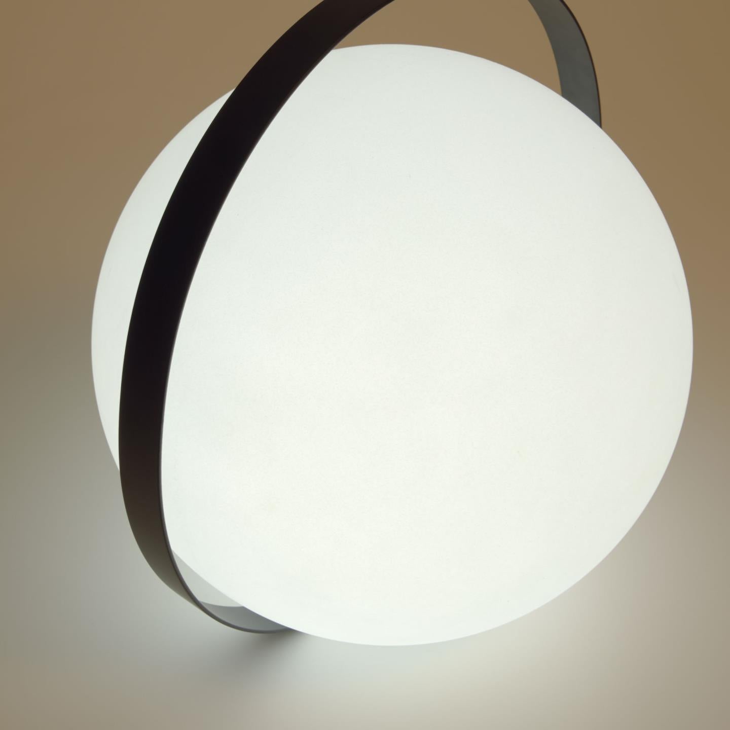 Lampa stołowa akumulatorowa DINESH czarny La Forma Eye on Design