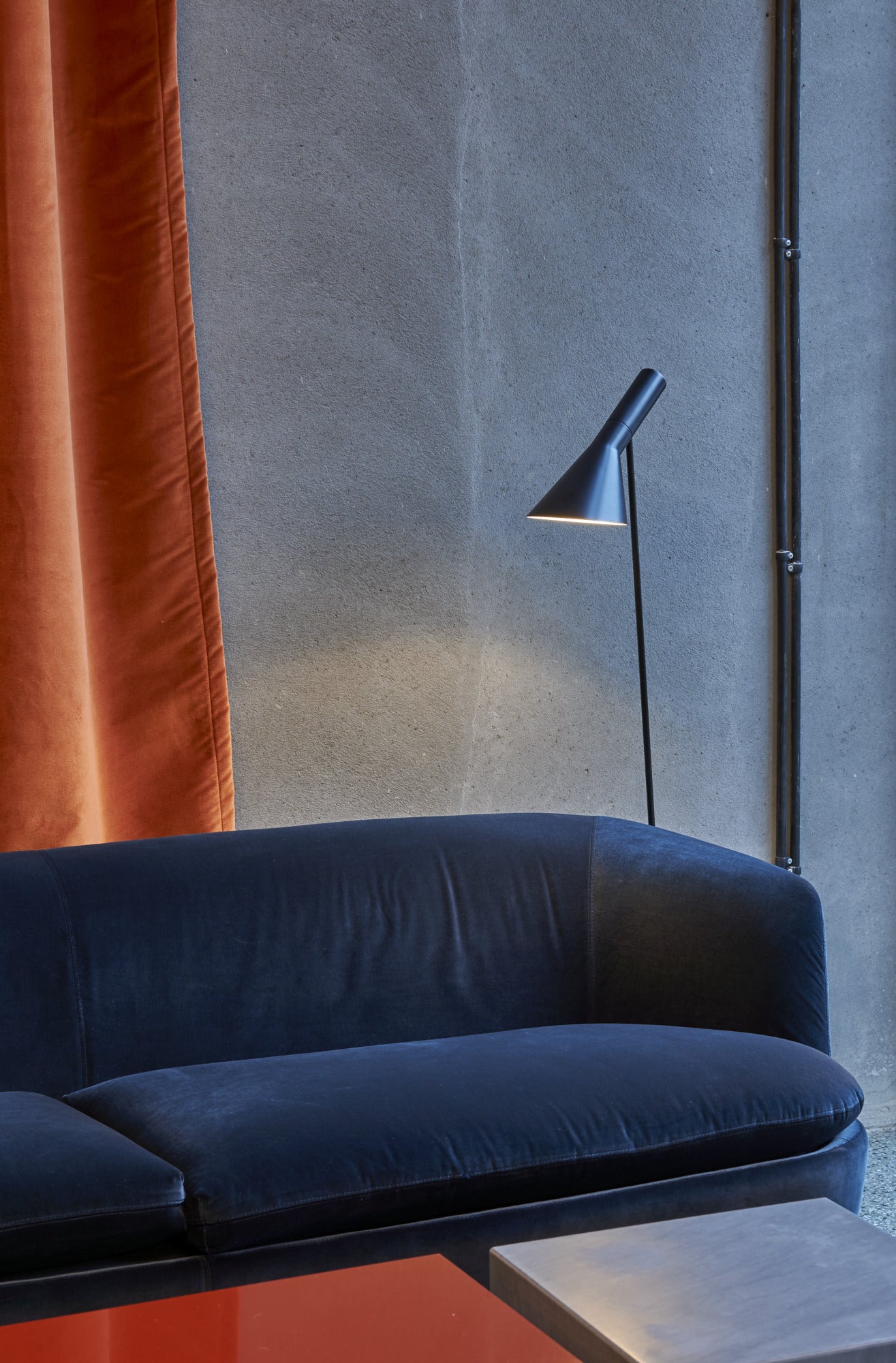 Lampa podłogowa AJ pomarańczowy