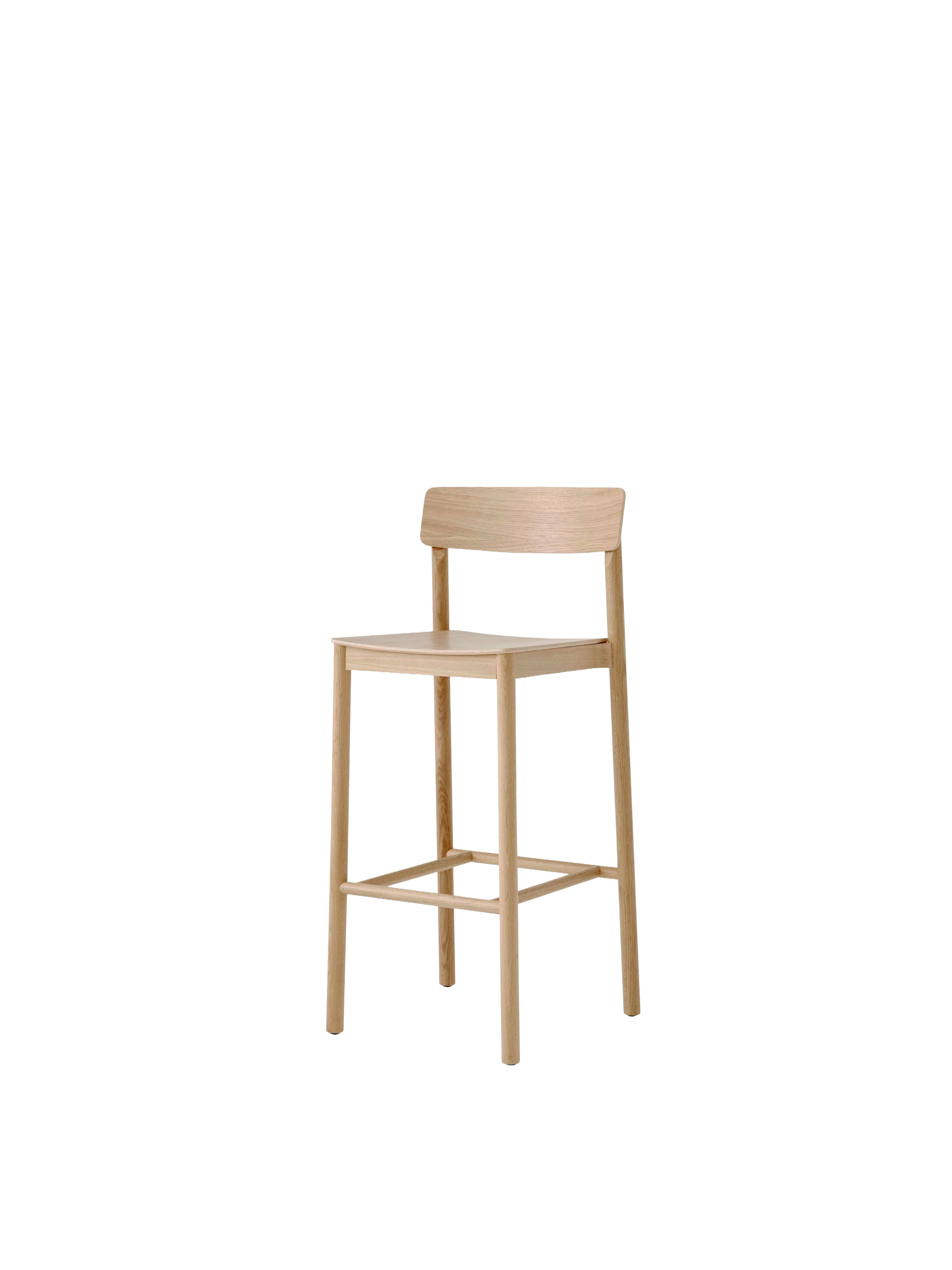BETTY stool in lacquered oak