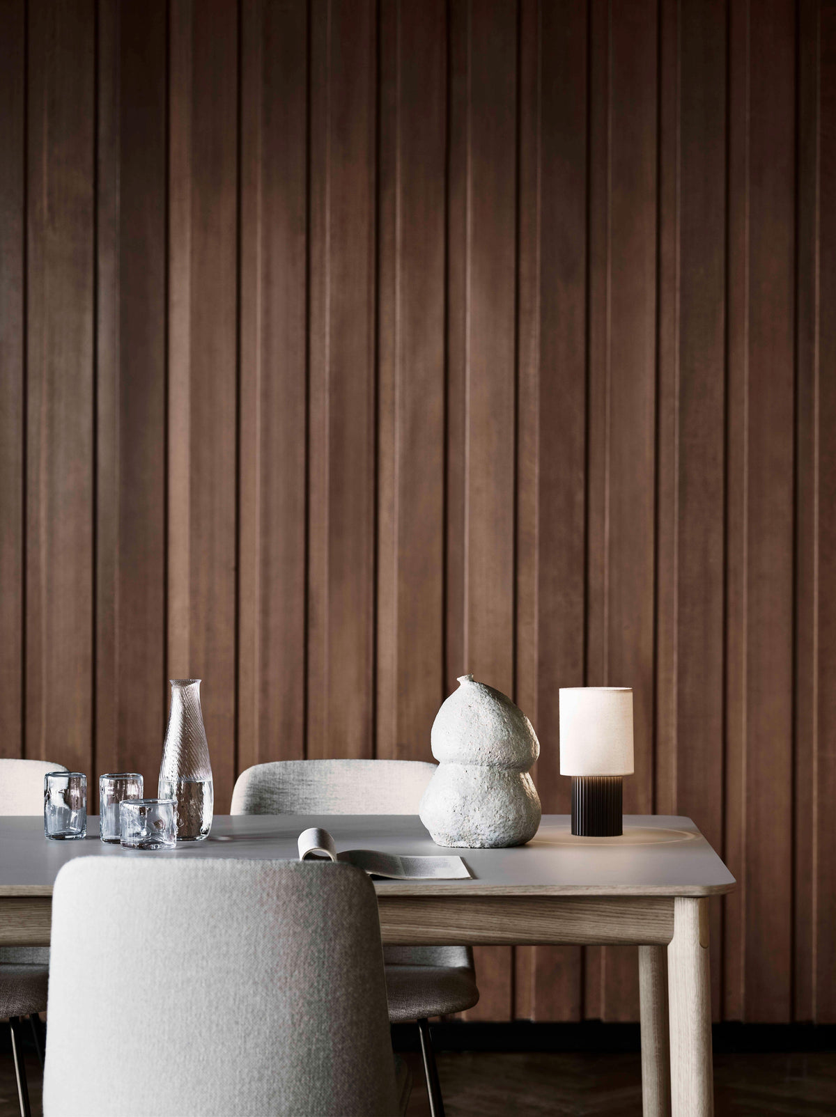 PATCH extendable table beige laminated top with oak base