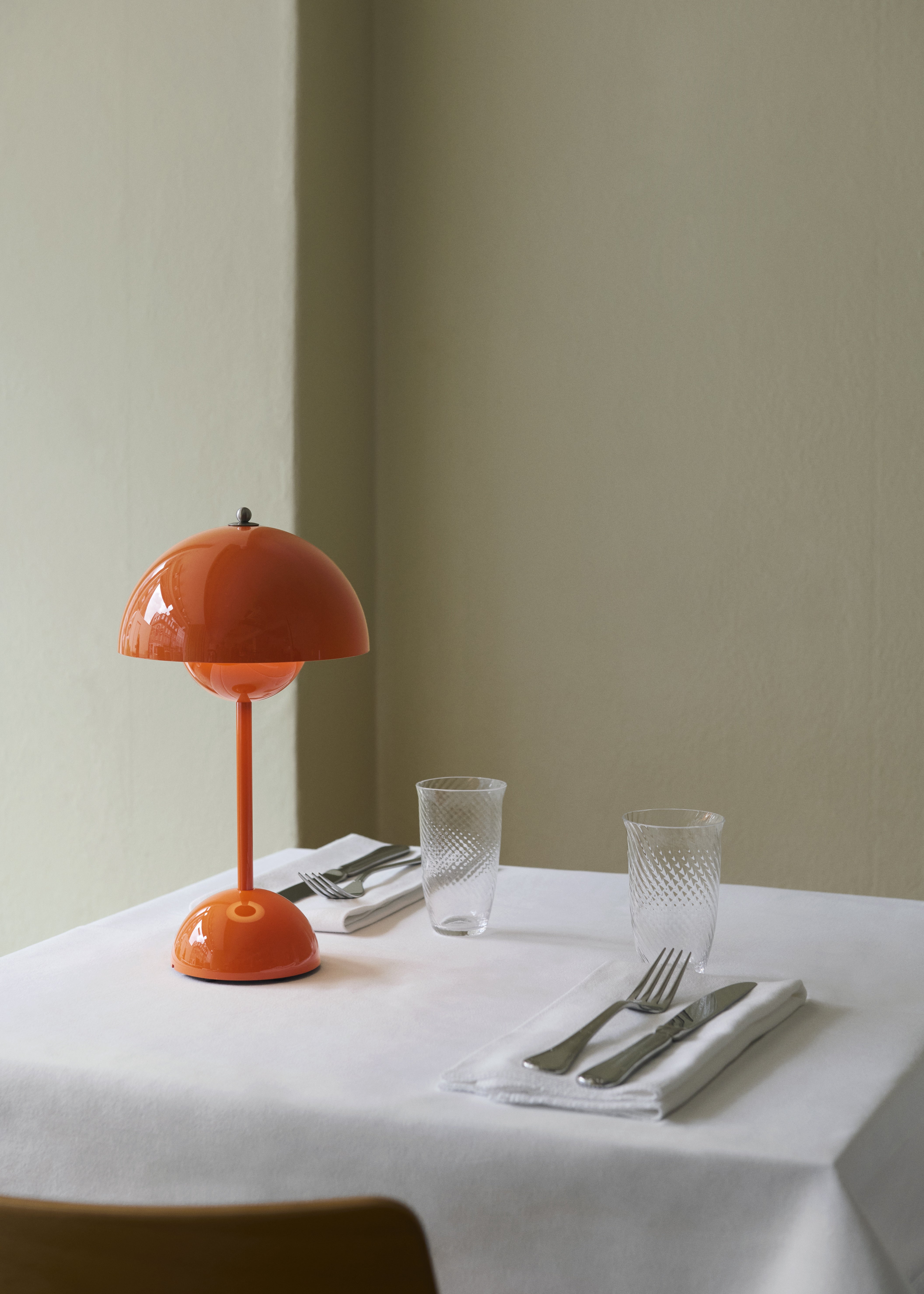 FLOWERPOT VP9 Portable Lamp in Orange
