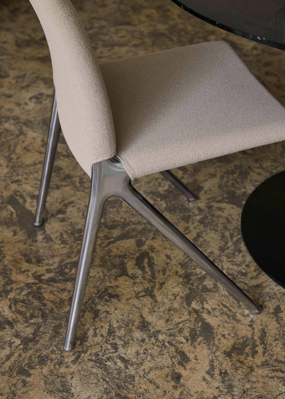 KAPE IF7 Upholstered Chair with Black Base