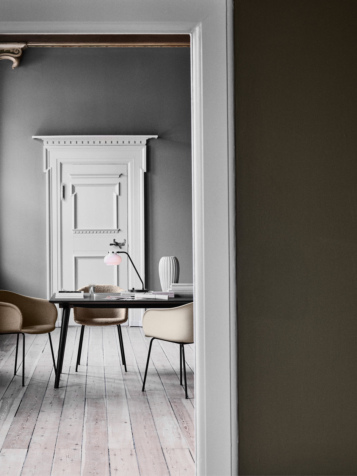 ELEFY JH31 upholstered chair with an oak base