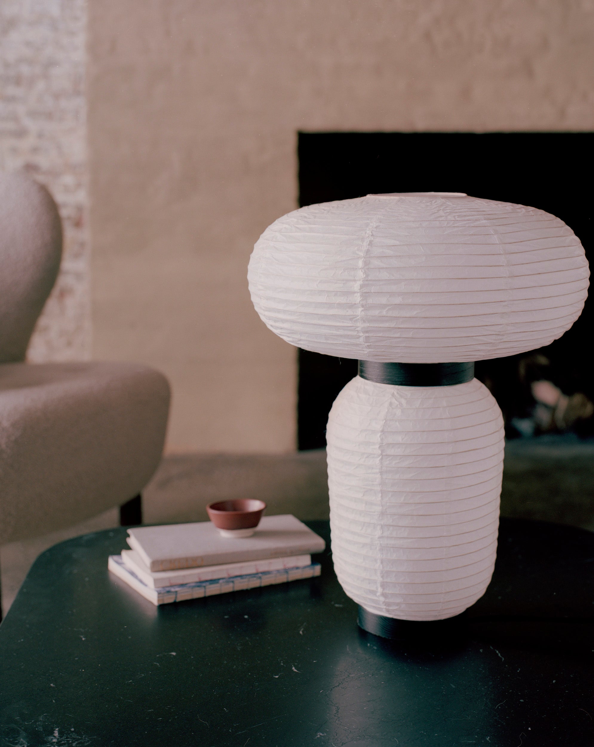 Table lamp FORMAKAMI JH18 with a white paper shade and black oak finish