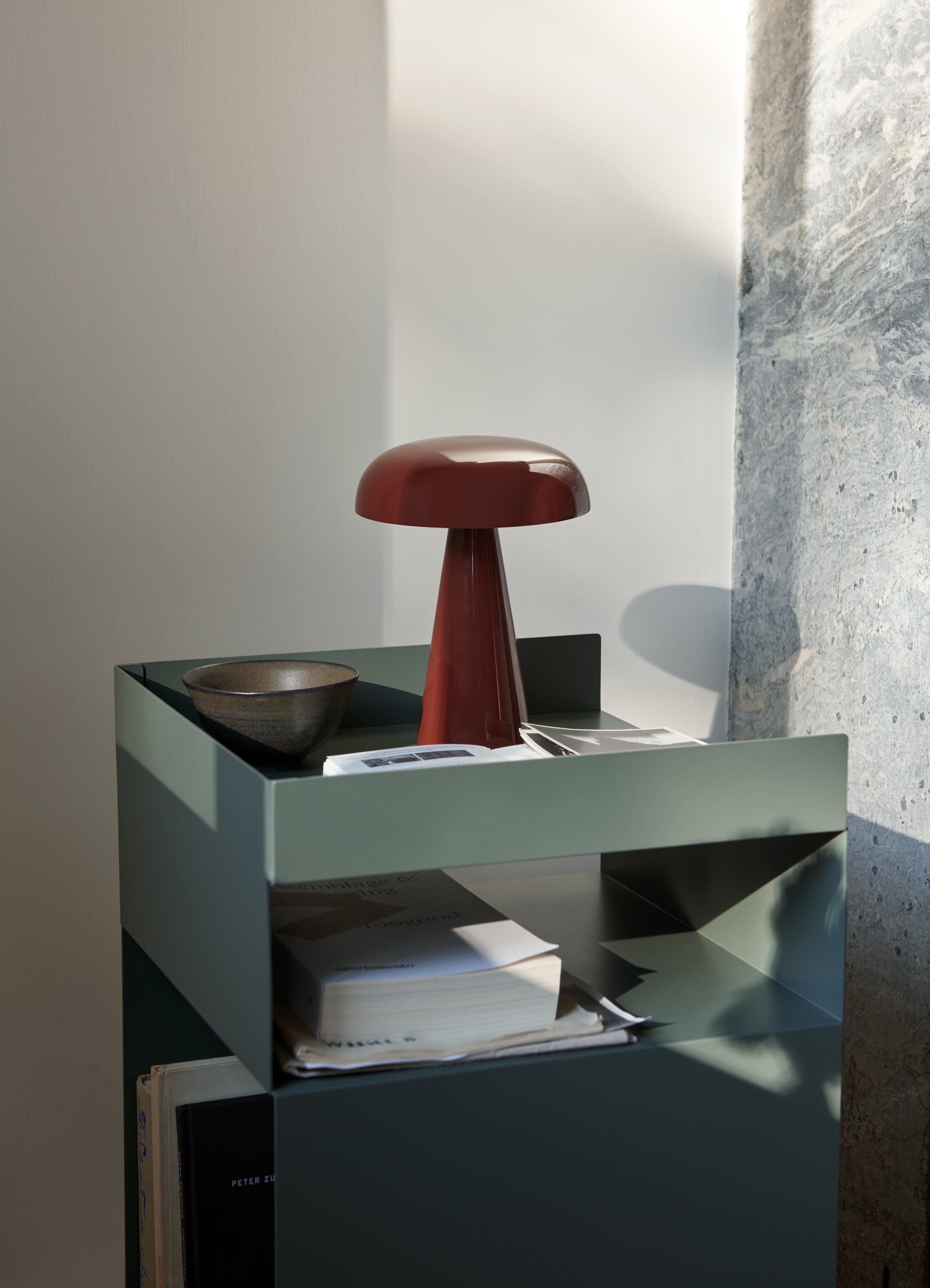 Portable lamp COMO SC53 in reddish-brown.