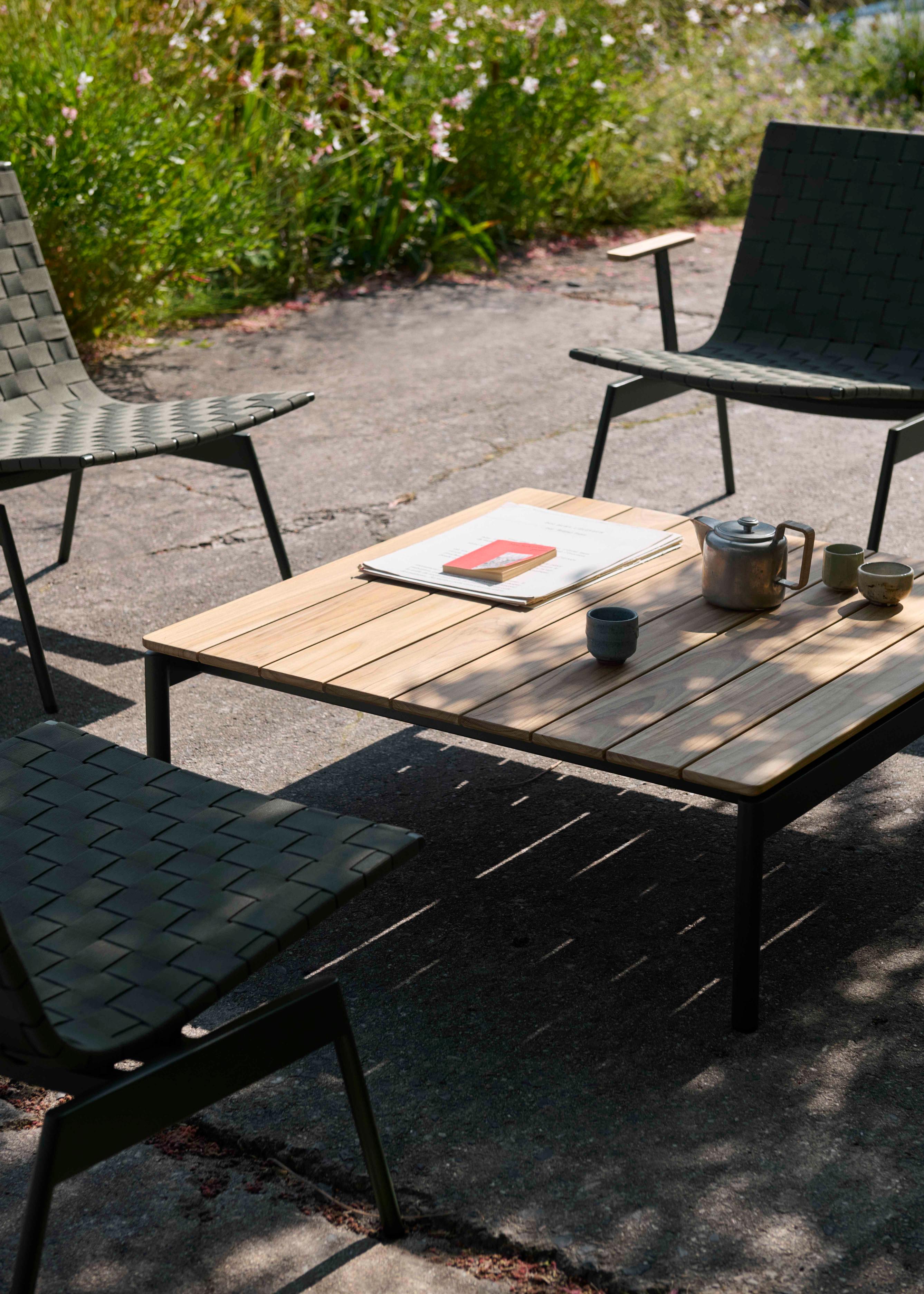 Outdoor coffee table VILLE AV50 teak wood with dark green base