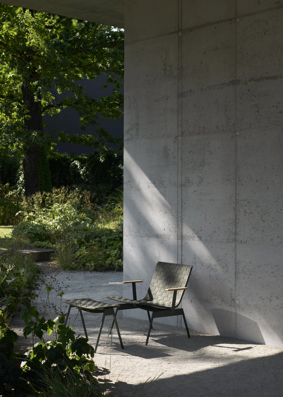 Outdoor armchair with armrests VILLE AV45 black