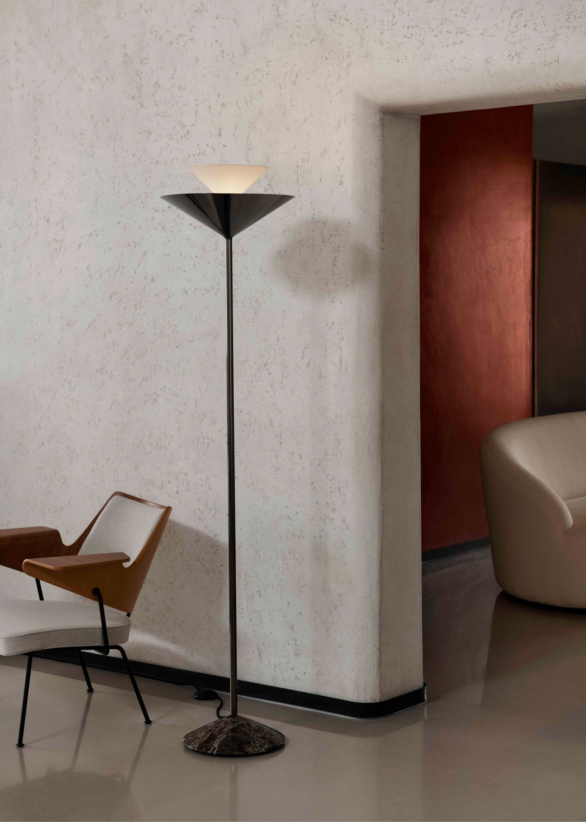 RFH RD8 Armchair upholstered with wood and black base