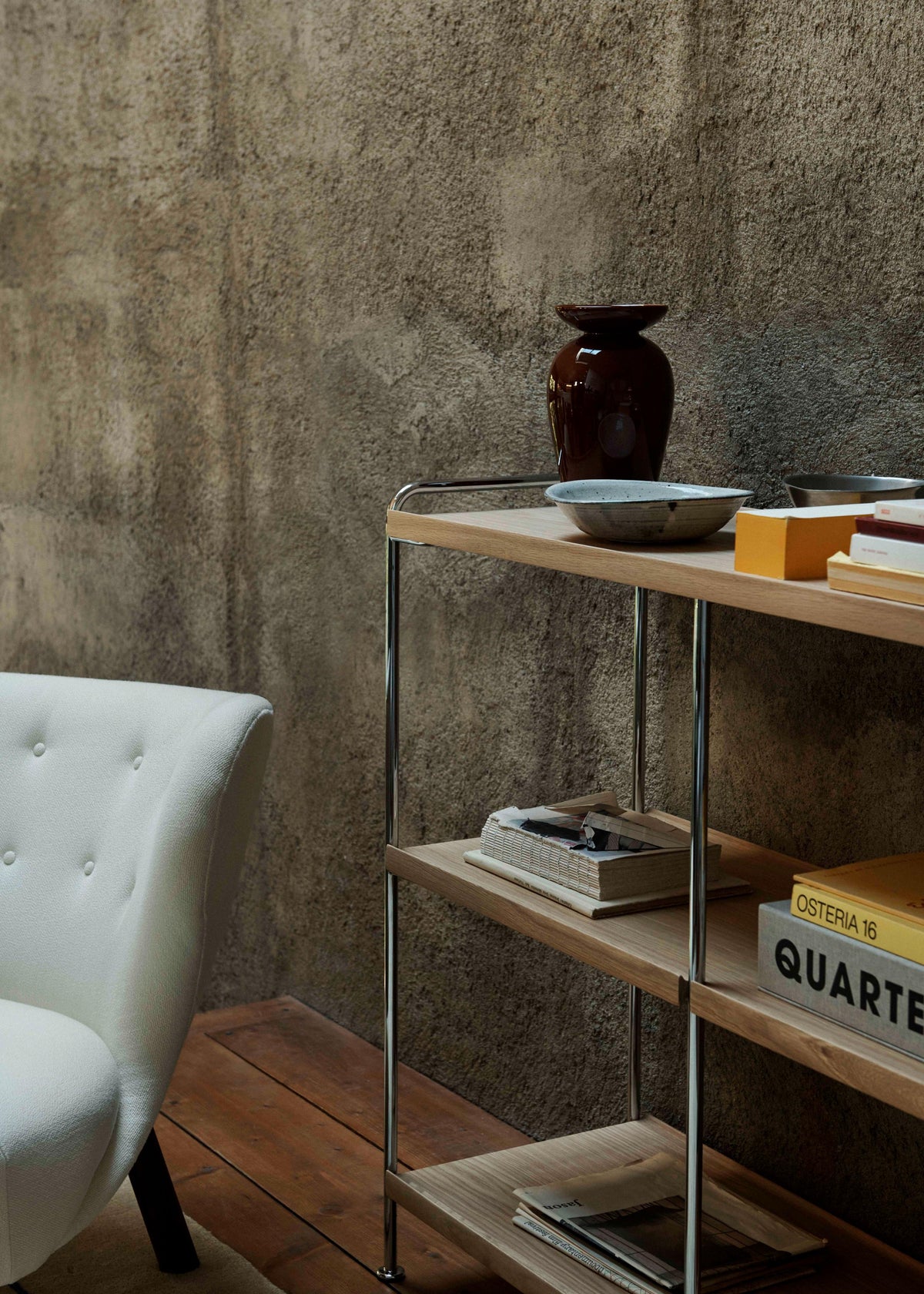ALIMA NDS5 shelf in chrome with oak wood