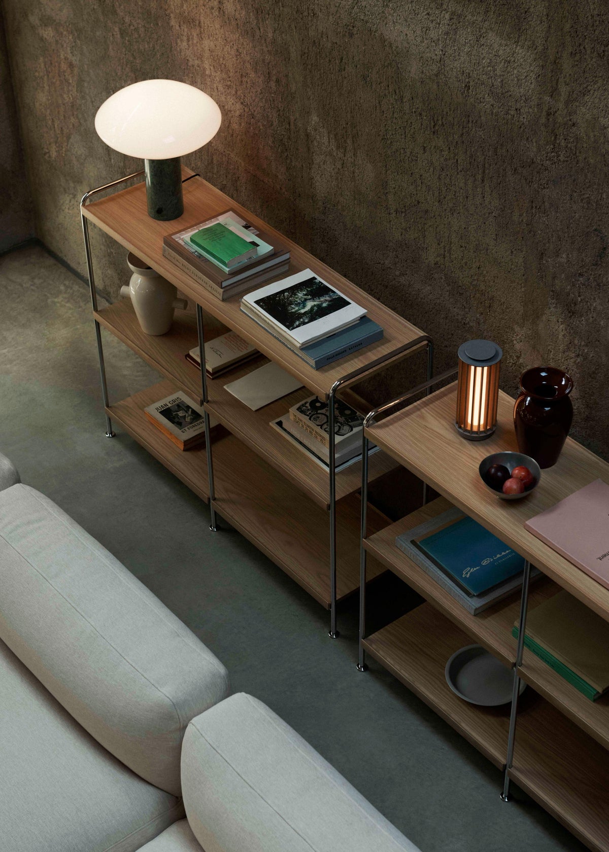 ALIMA NDS5 shelf in chrome with oak wood