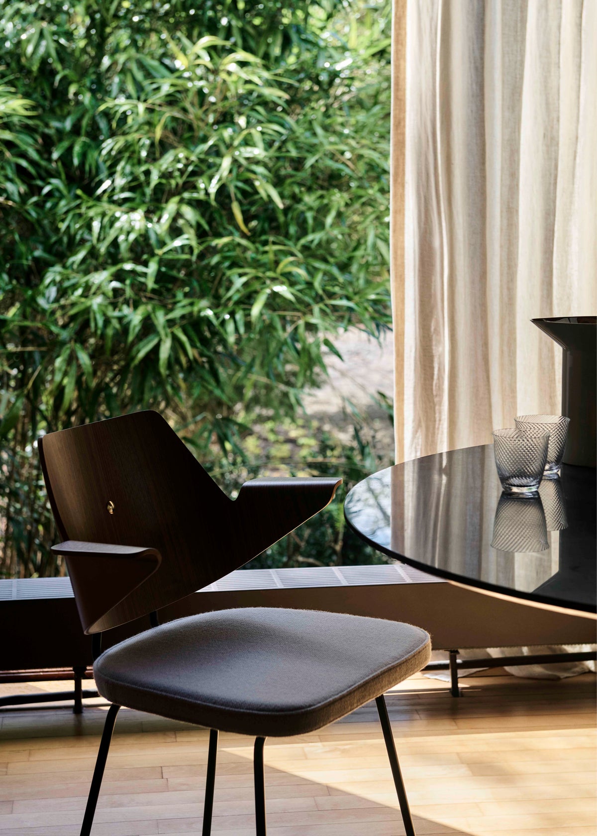 RFH RD7 Upholstered Chair with Wood and Black Base