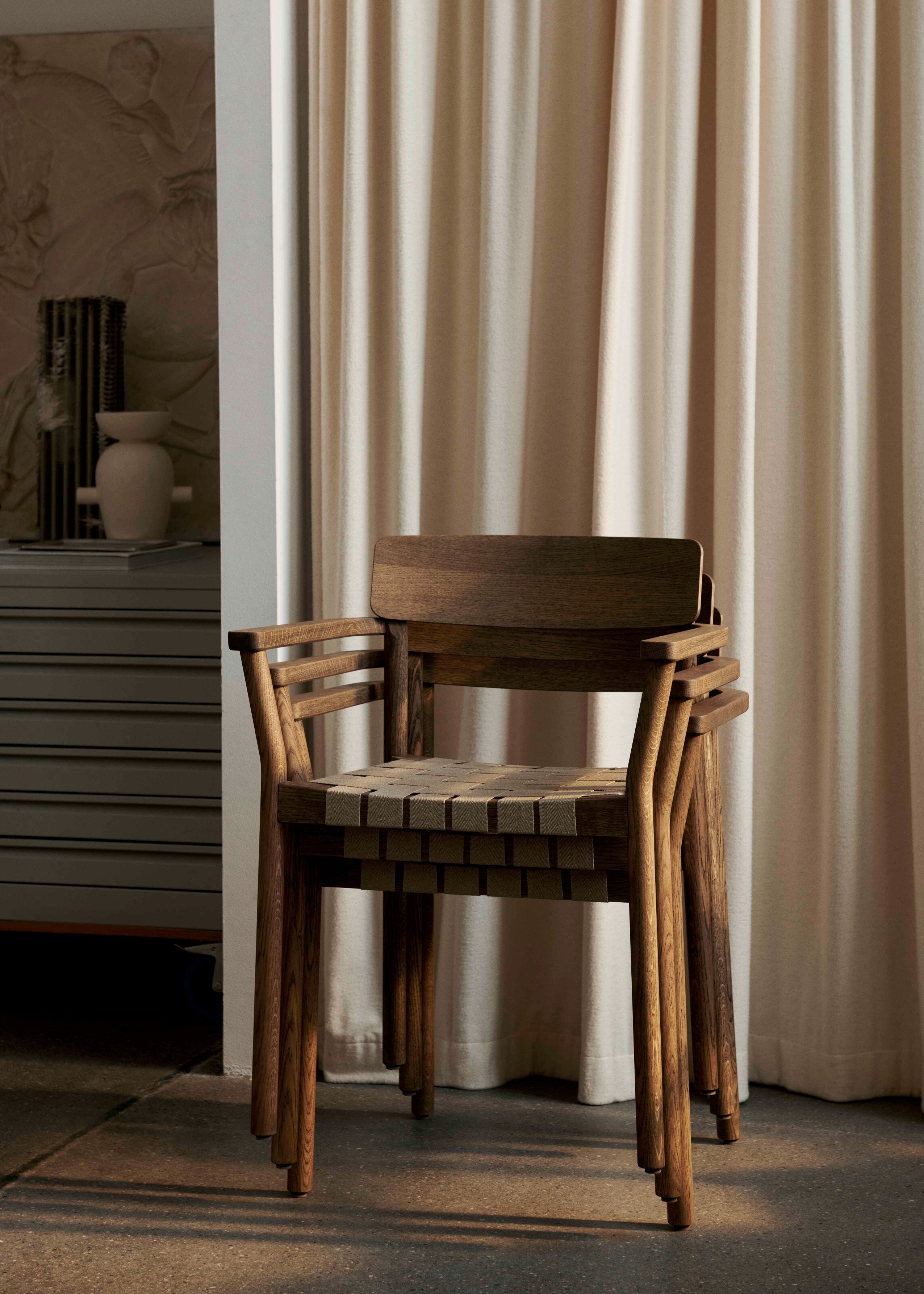 BETTY TK9 Armchair with Beige Woven Seat and Black Lacquered Ash