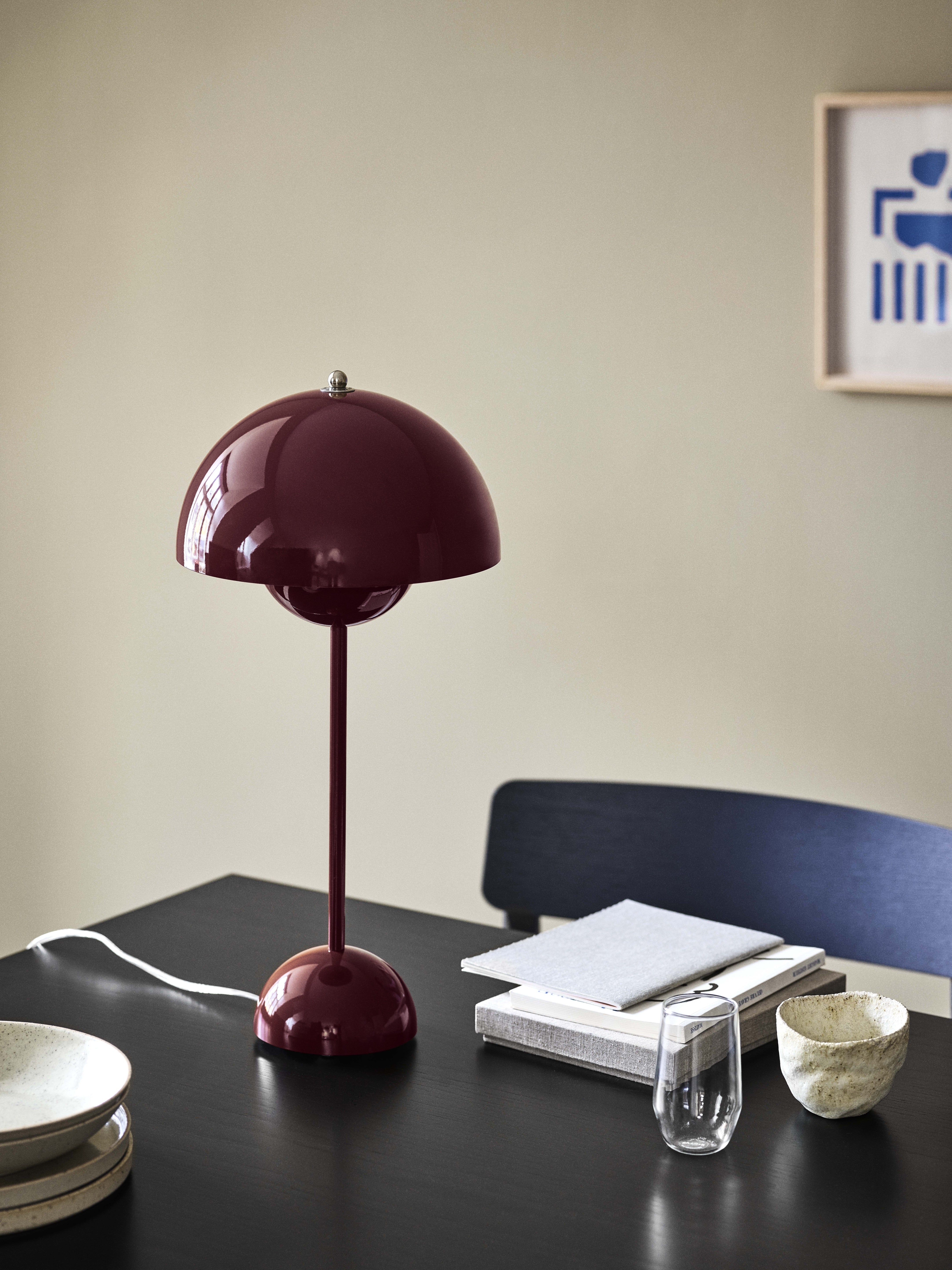 FLOWERPOT VP3 Table Lamp Dark Plum