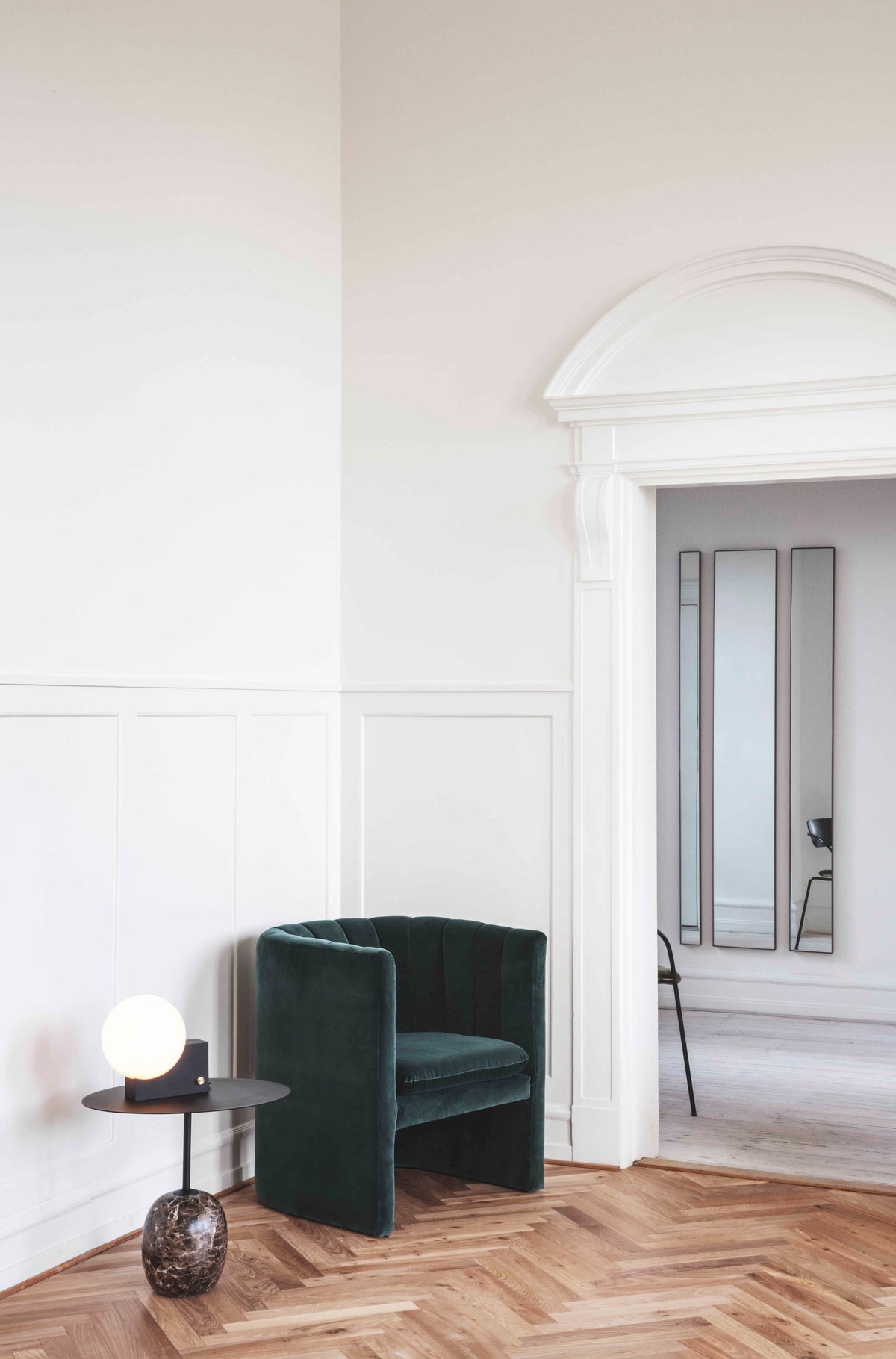 Upholstered Armchair LOAFER SC23