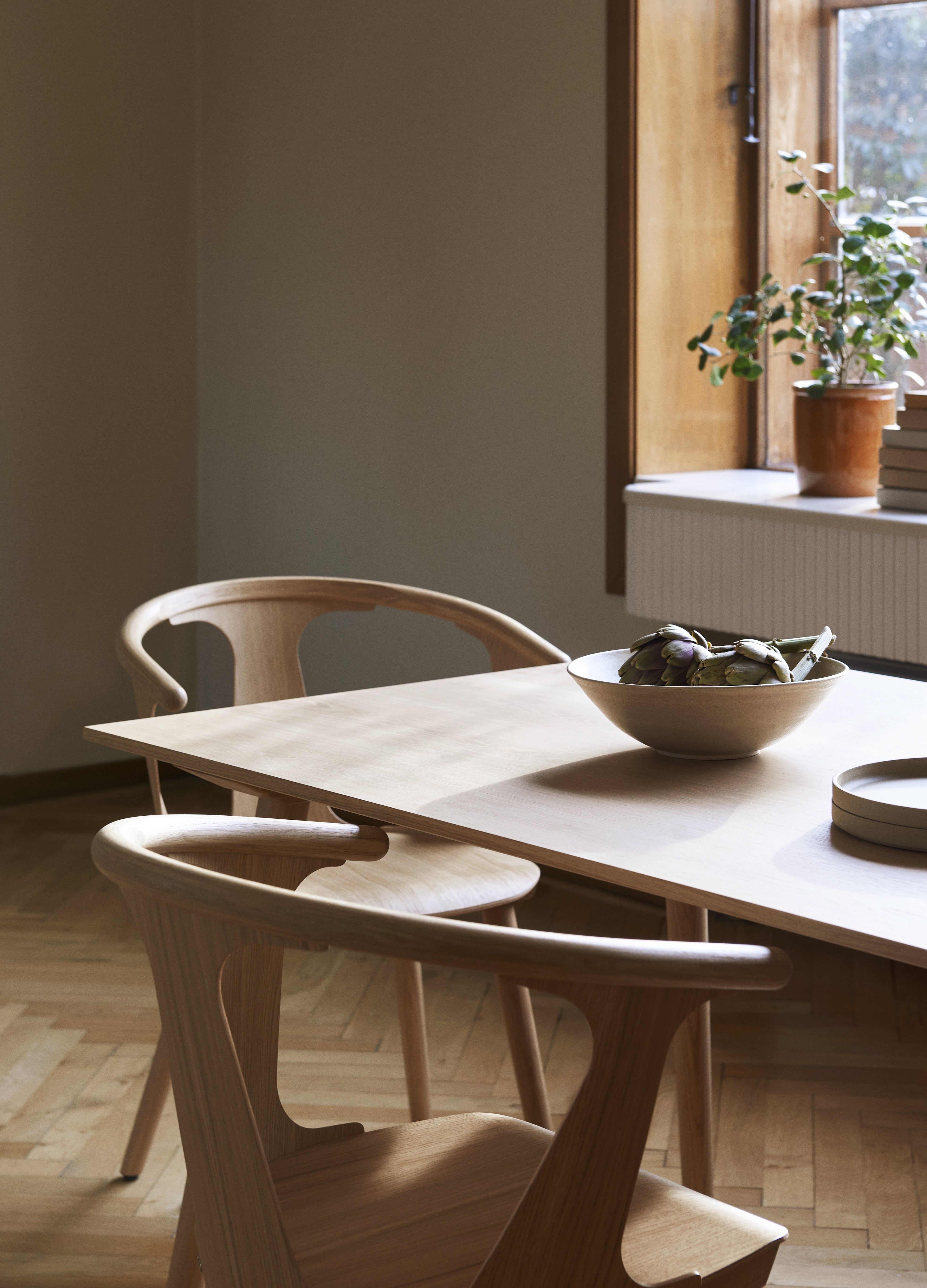 IN BETWEEN SK1 Chair, smoked oiled oak