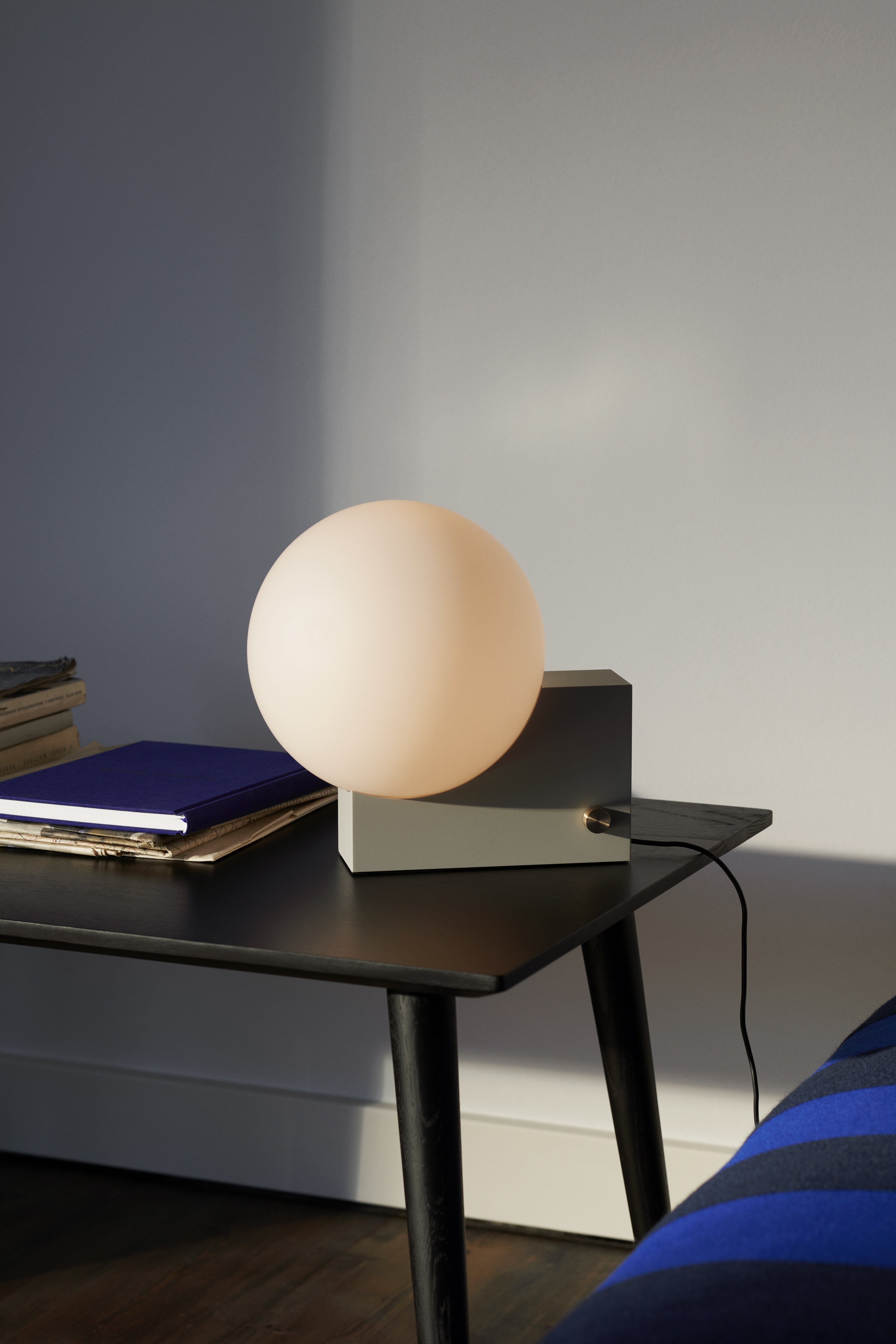 TABLE LAMP JOURNEY SH1 with a milky shade and a gray base