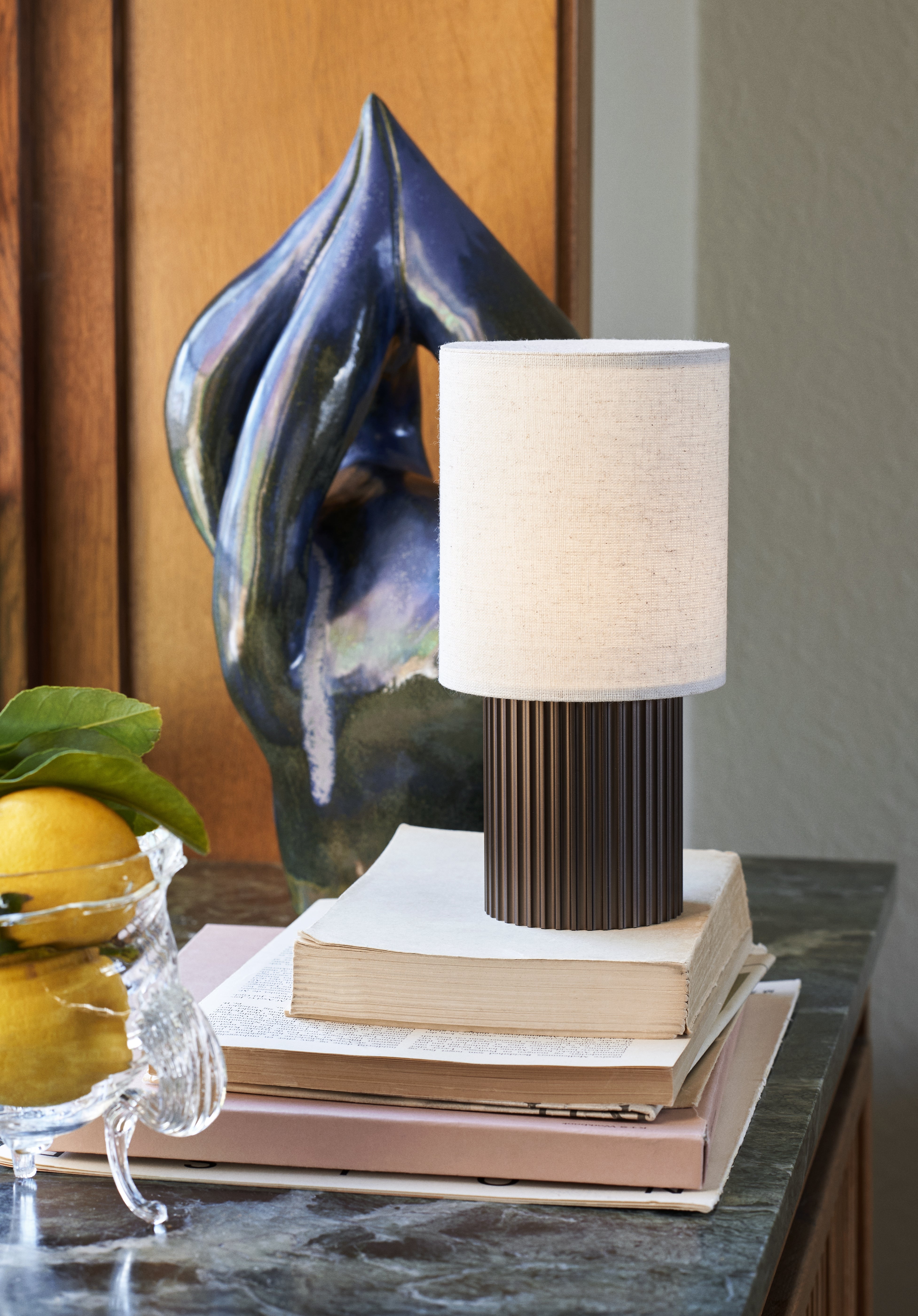 Portable lamp MANHATTAN with a fabric shade and brown base