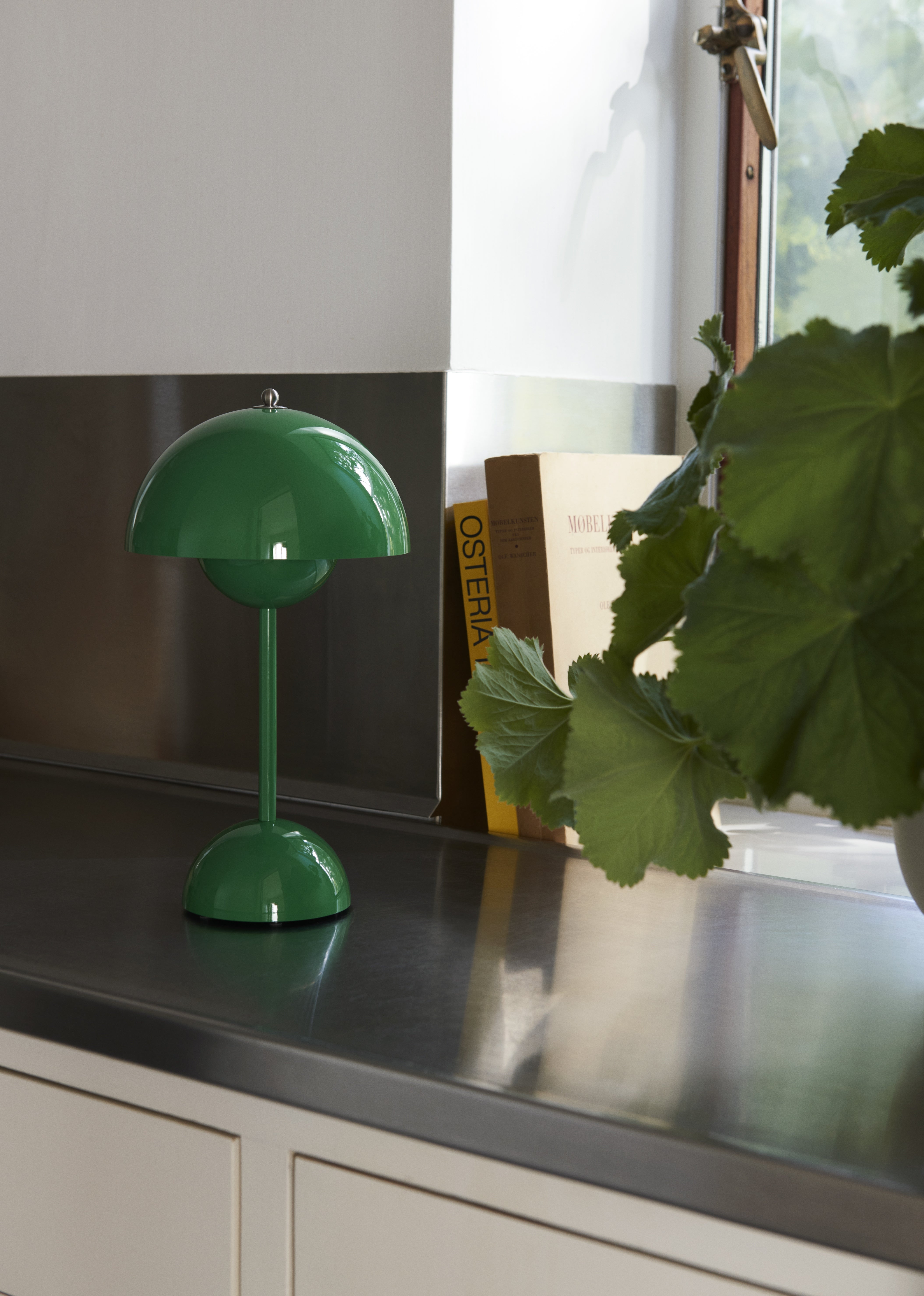 FLOWERPOT VP9 Portable Lamp in Vibrant Green