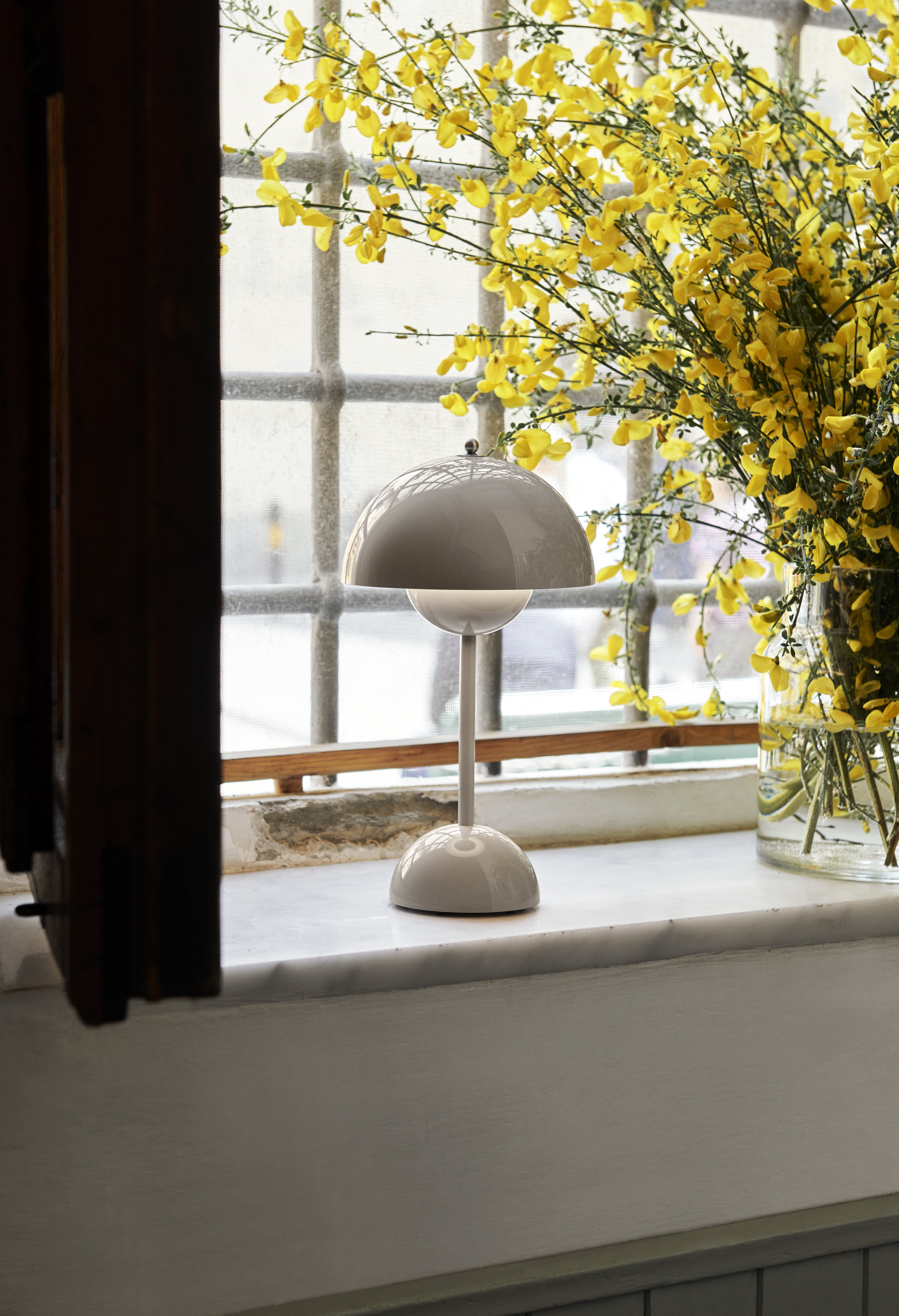 Portable lamp FLOWERPOT VP9 gray-beige