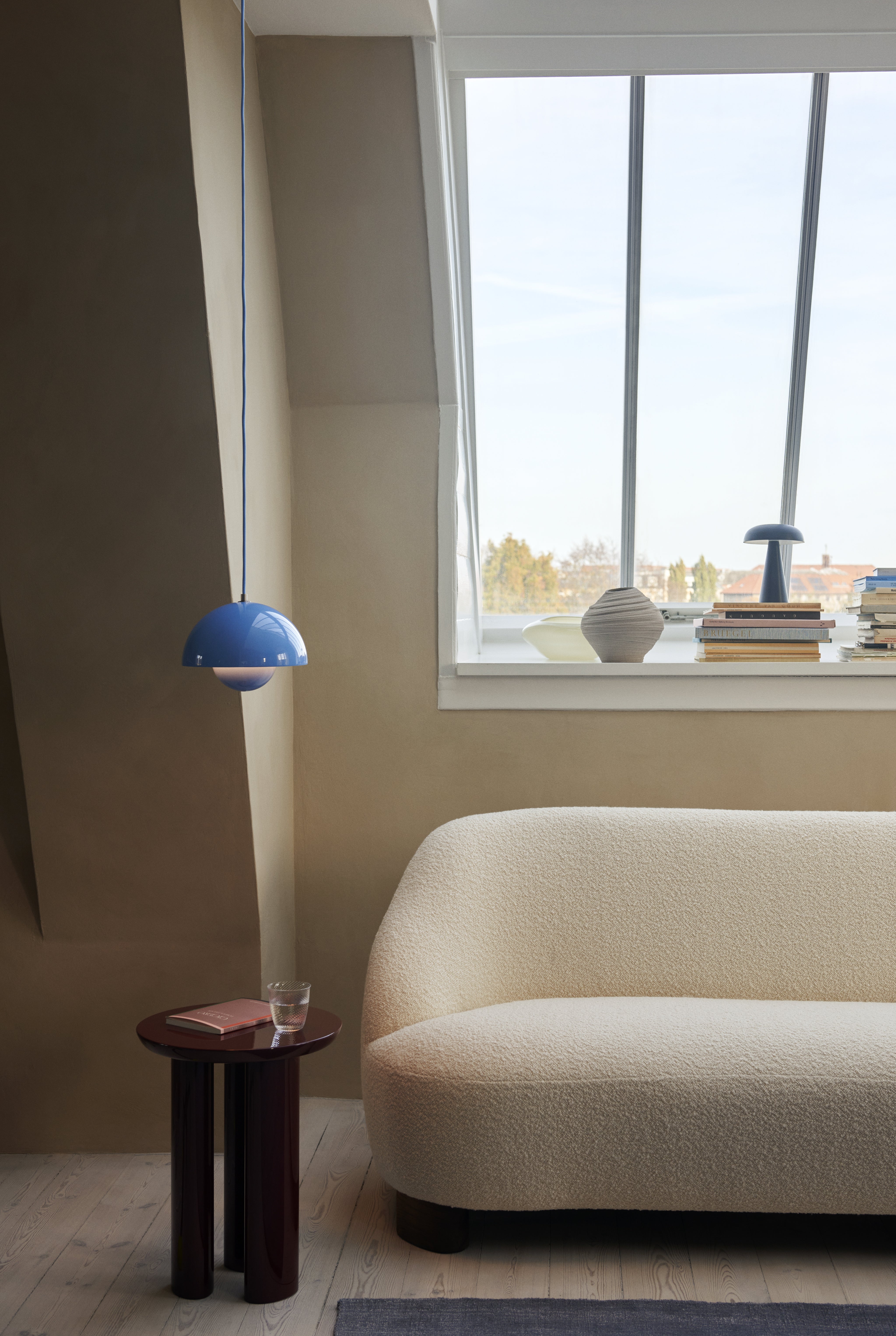 FLOWERPOT pendant lamp in blue