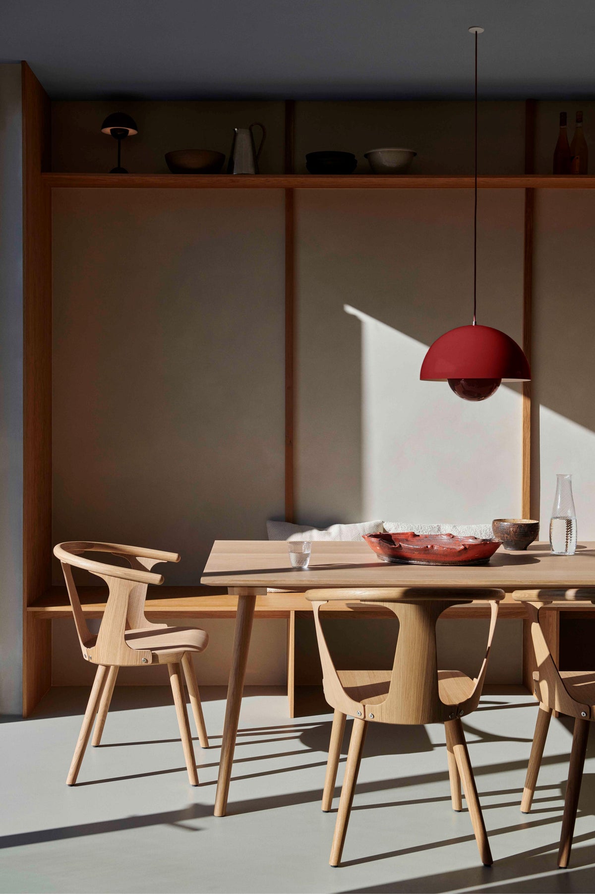 IN BETWEEN Table lacquered oak
