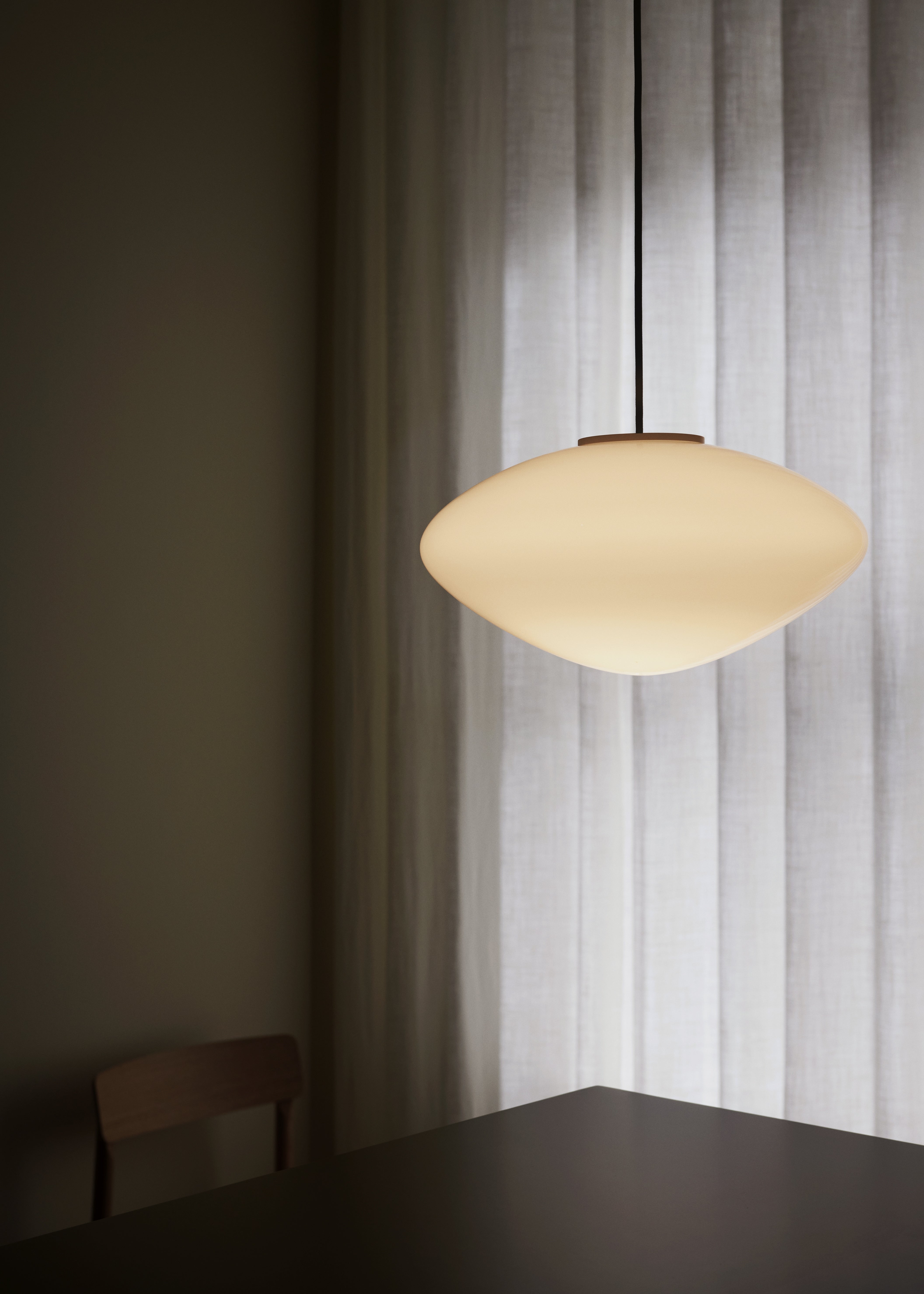 Pendant lamp MIST with opal shade