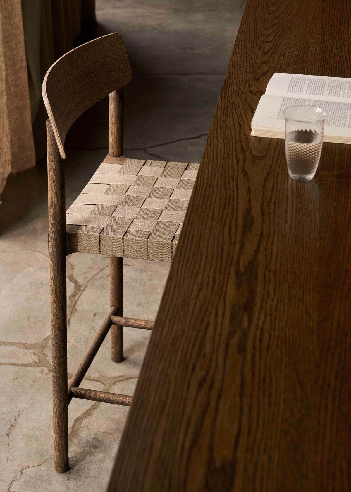 BETTY Stool with beige woven seat and smoked oiled oak