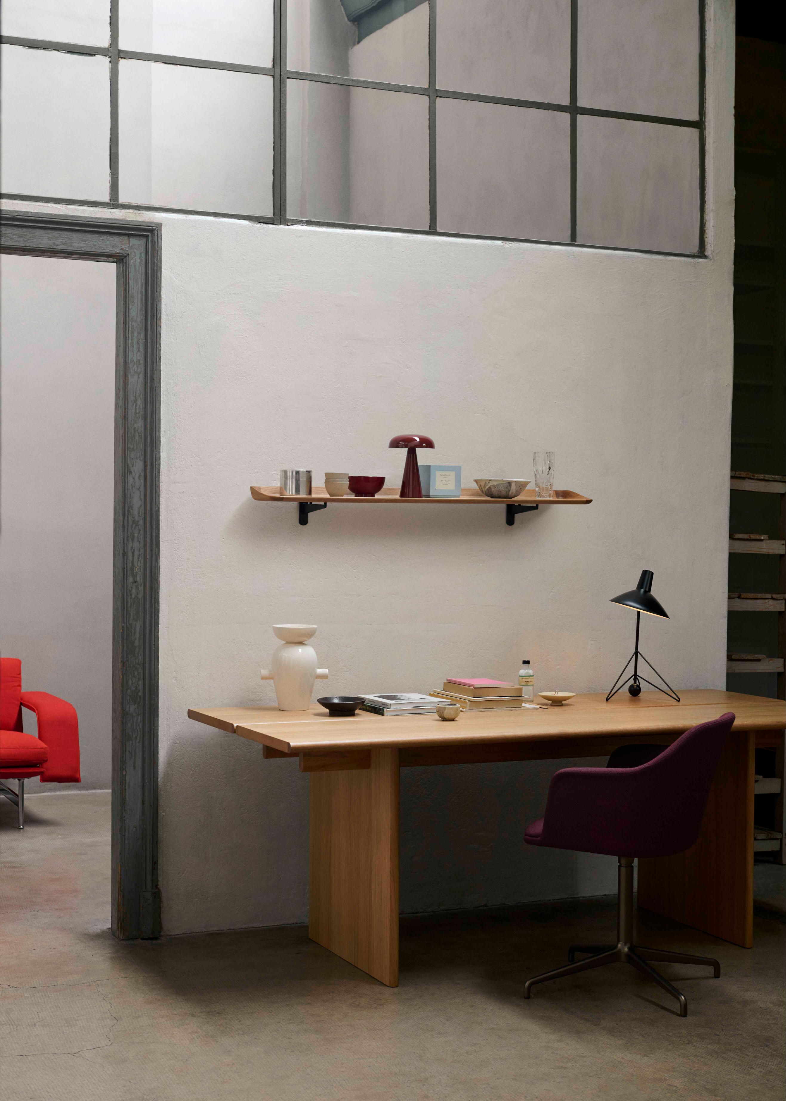 ITA table made of oak wood